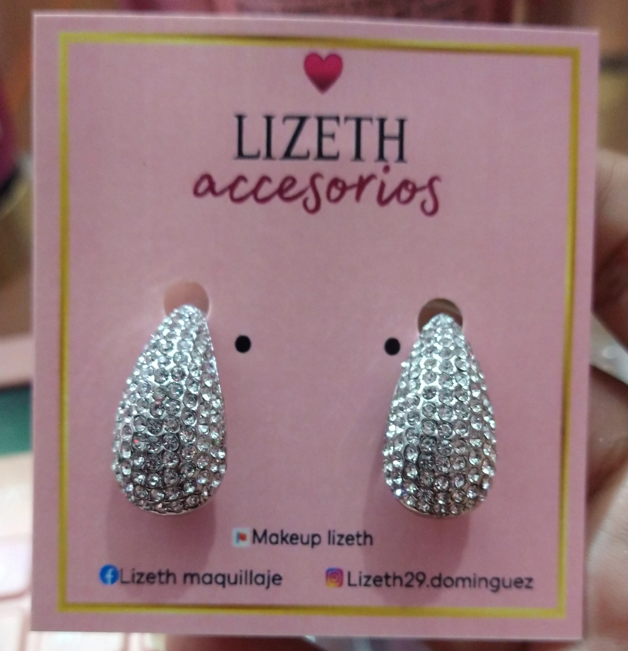 Aretes forma de gota plateado 4