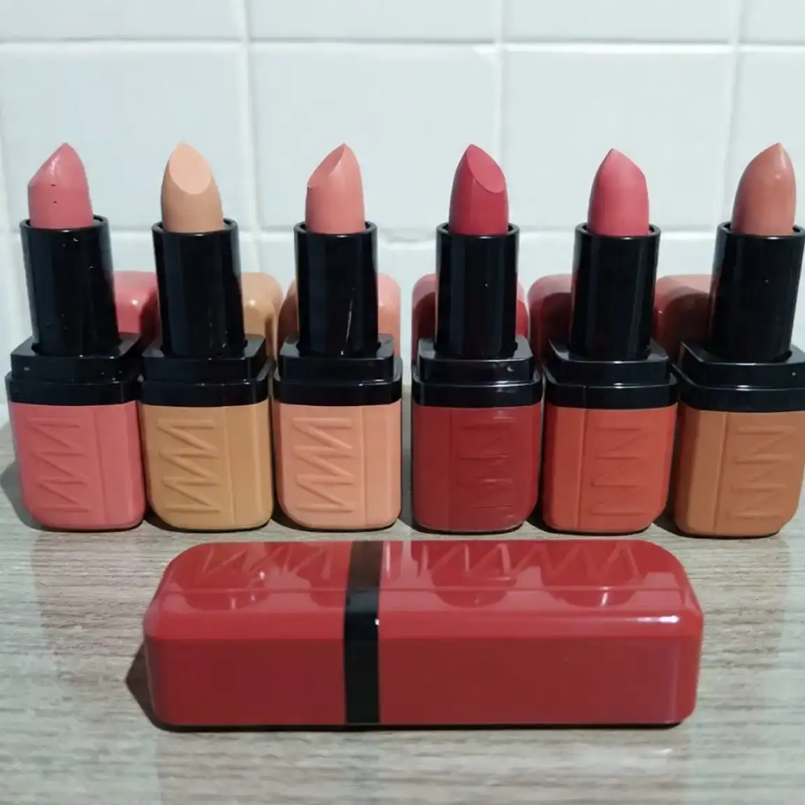 Labial barra serie de 6pz