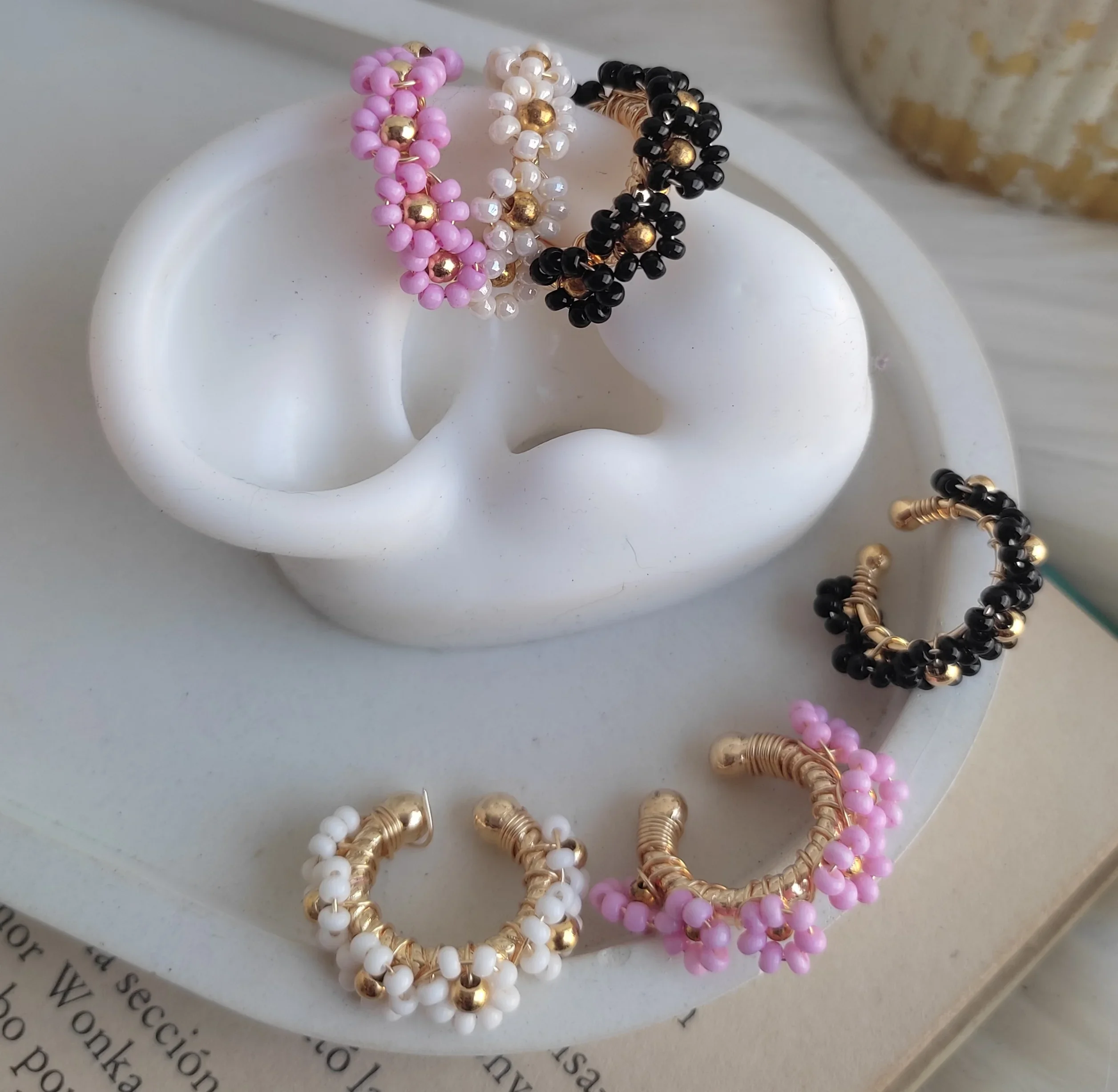 EARCUFF TEJIDO FLORECITAS 2