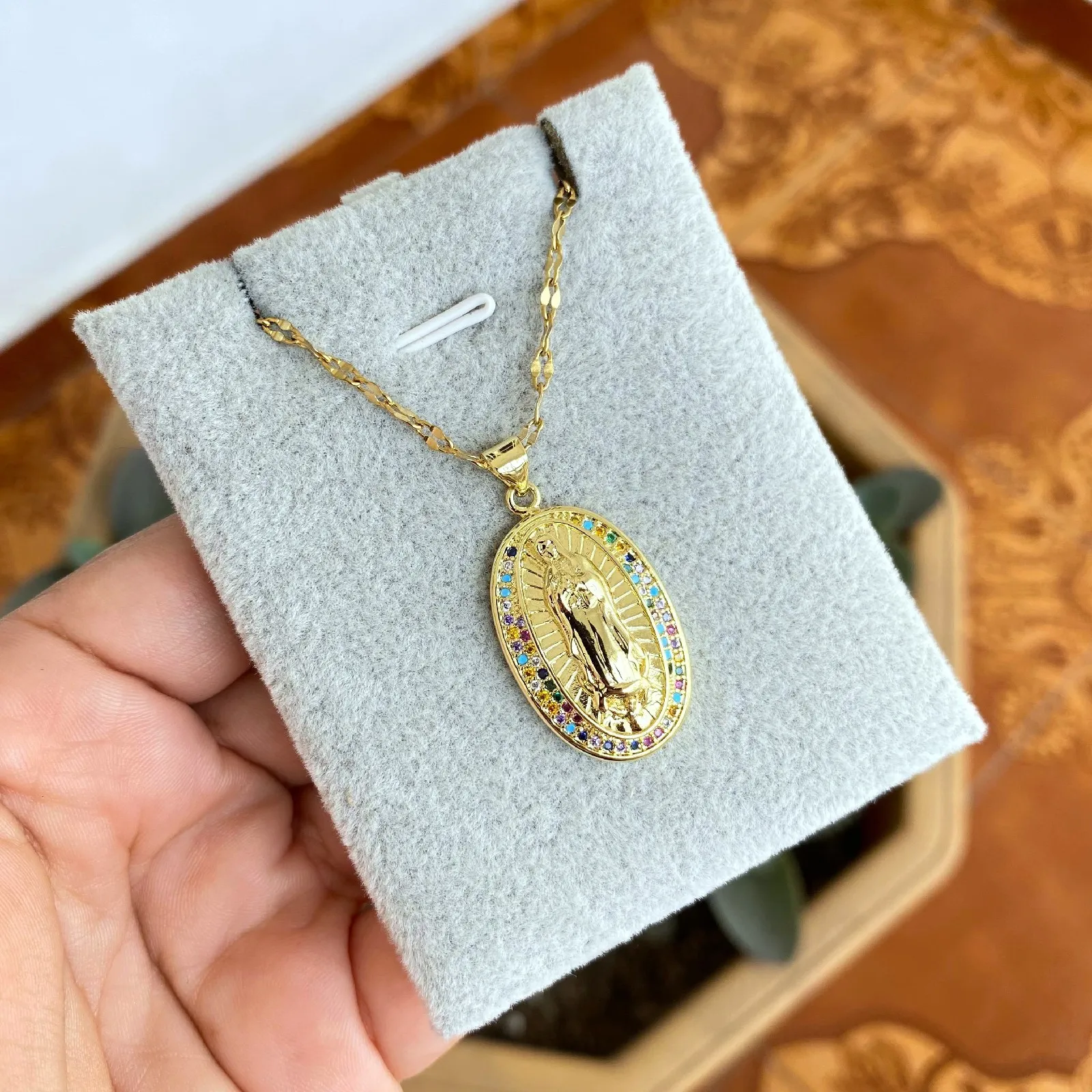 Cadena Y Dije En Acero Con Piedra Circon De Virgen De Guadalupe Colores 3