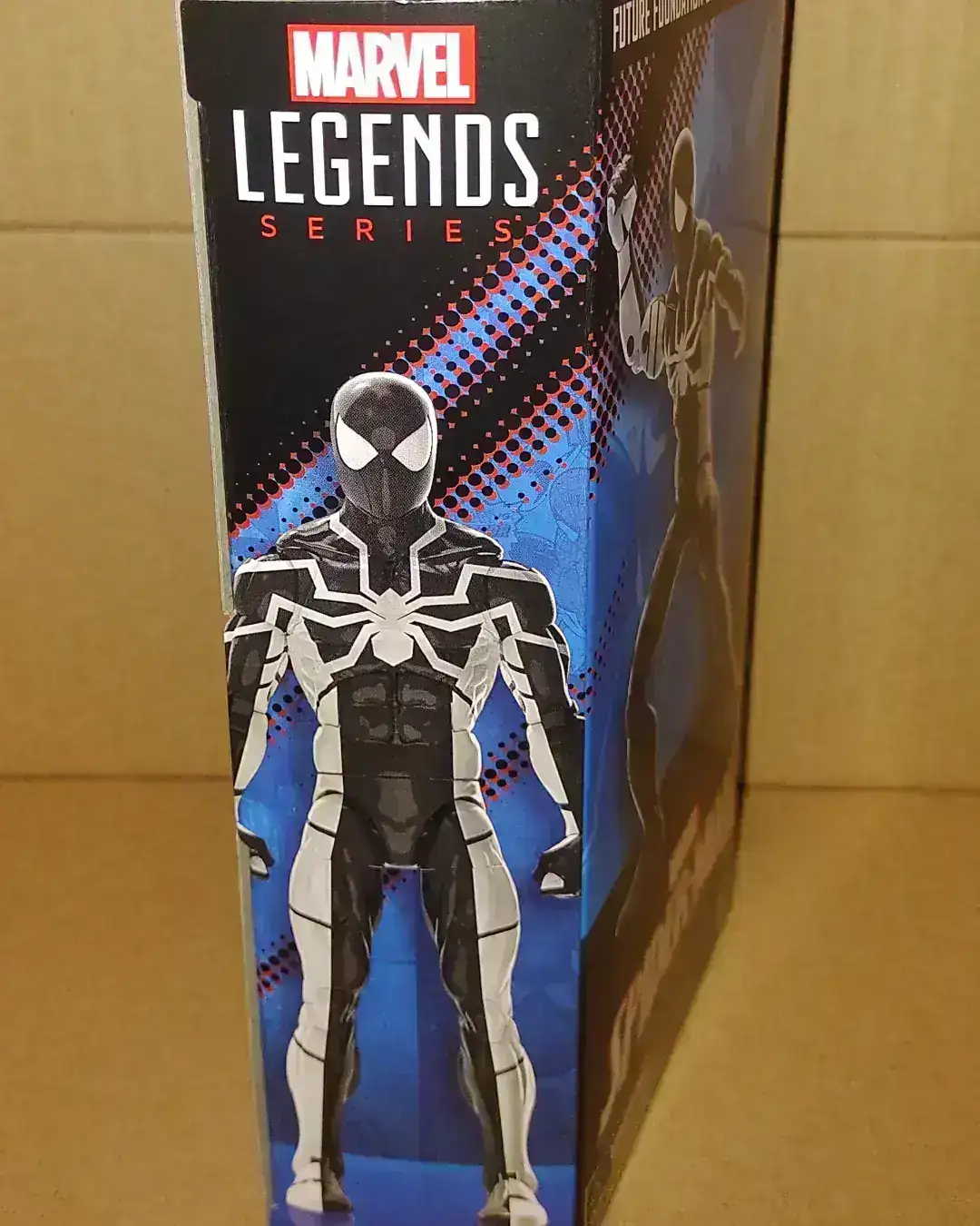 Spider-Man Marvel Legends Future Foundation Spider-Man (Stealth Suit) 3