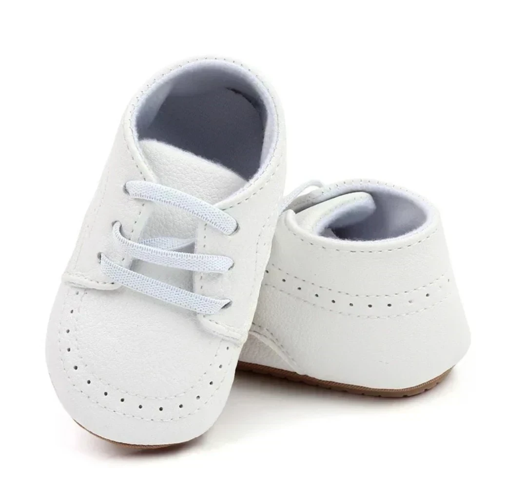 ZAPATITOS BLANCO CORDONES 2