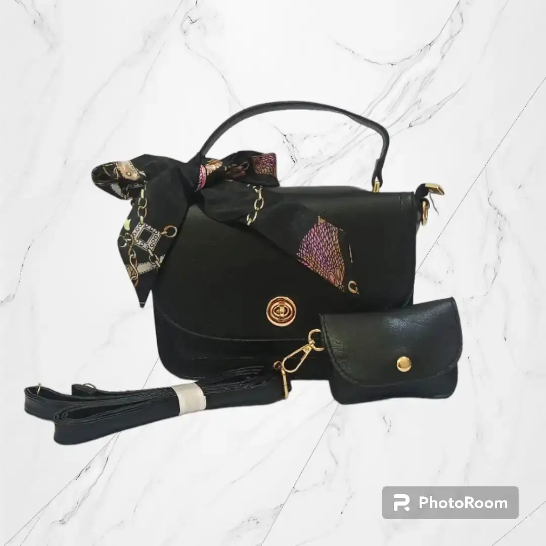 Bolso con broche 3