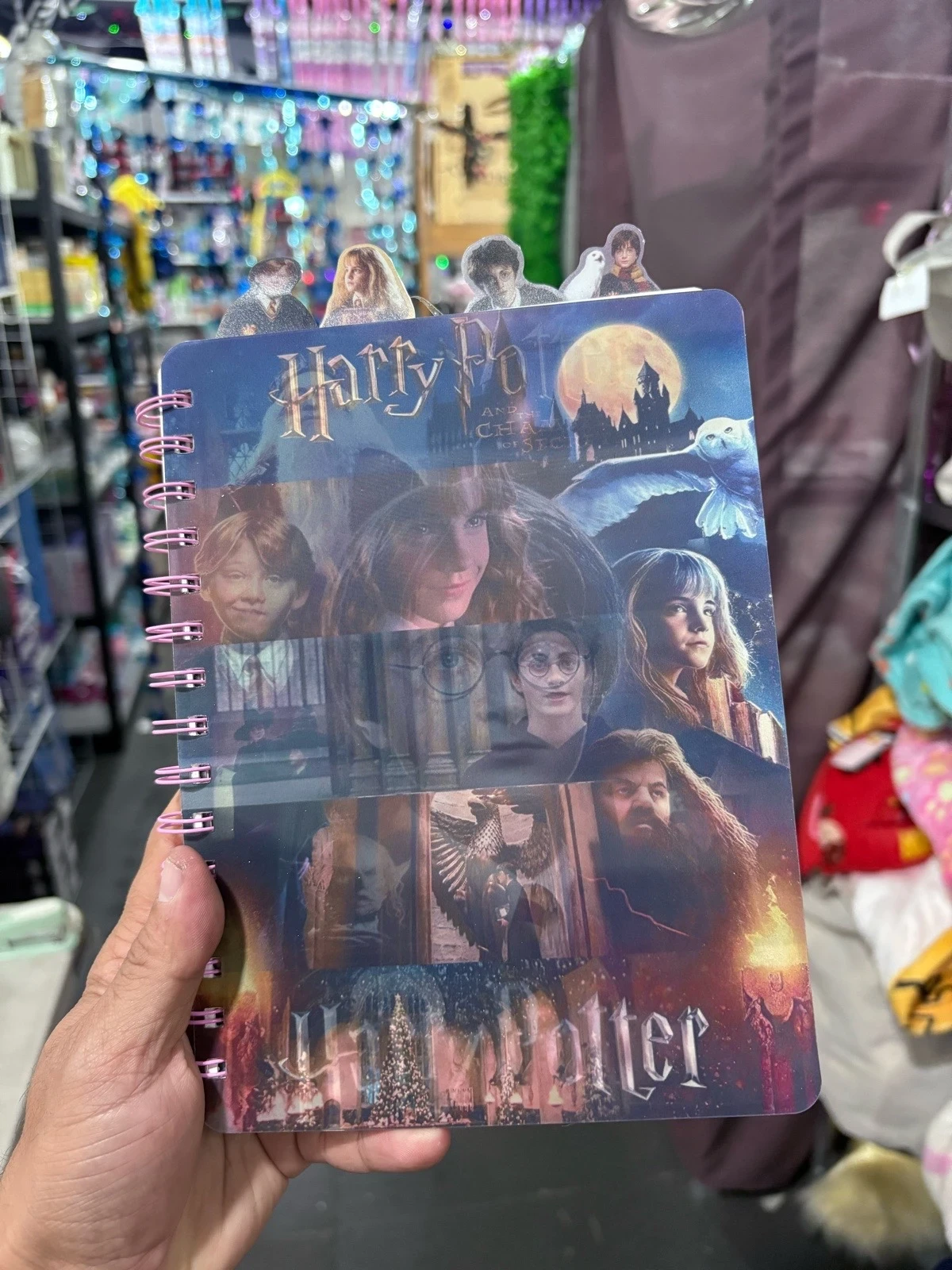 Libreta-agenda con hojas decoradas y separadores. pasta plastificada  2
