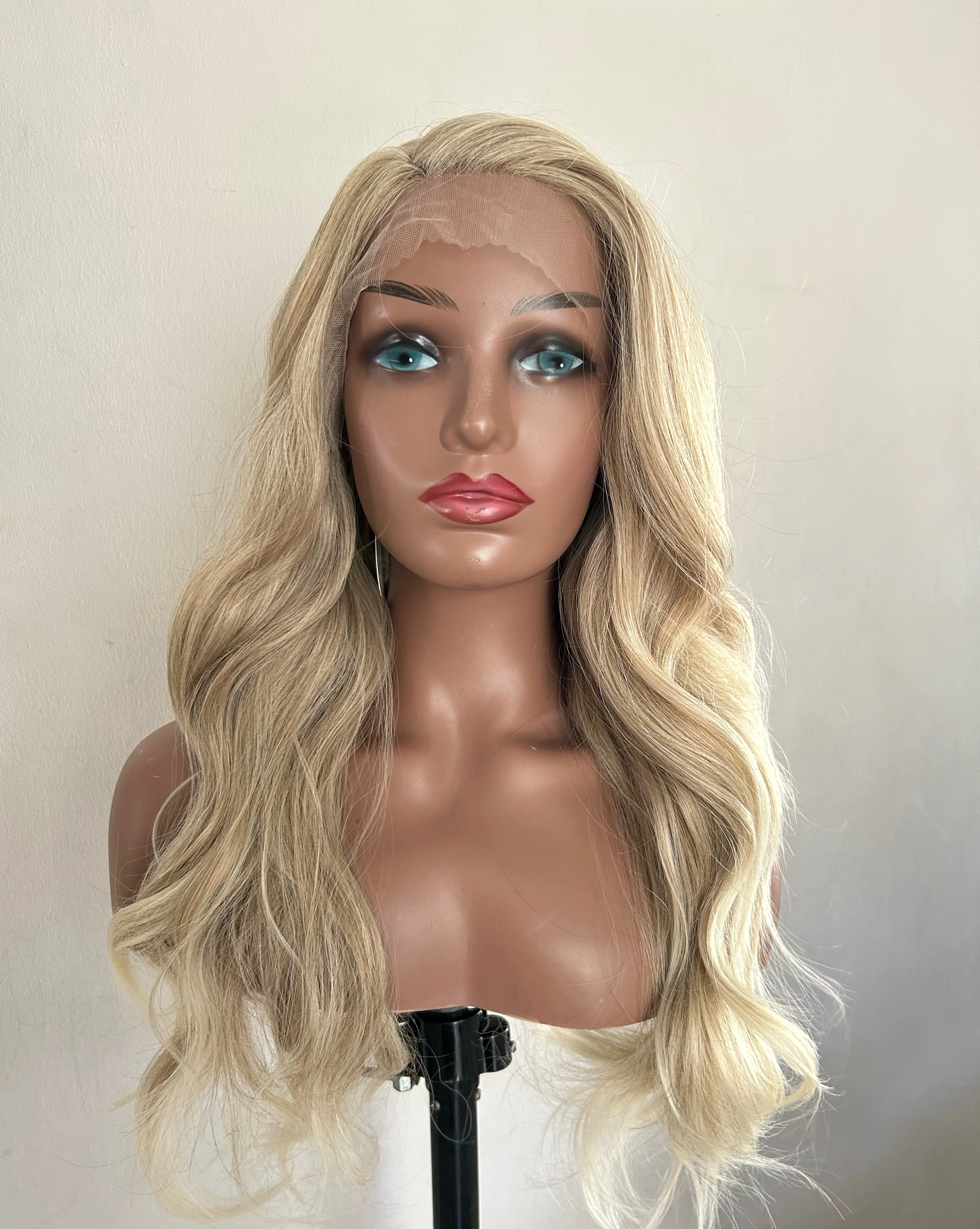 Peluca Rubia con fronta 26”  3
