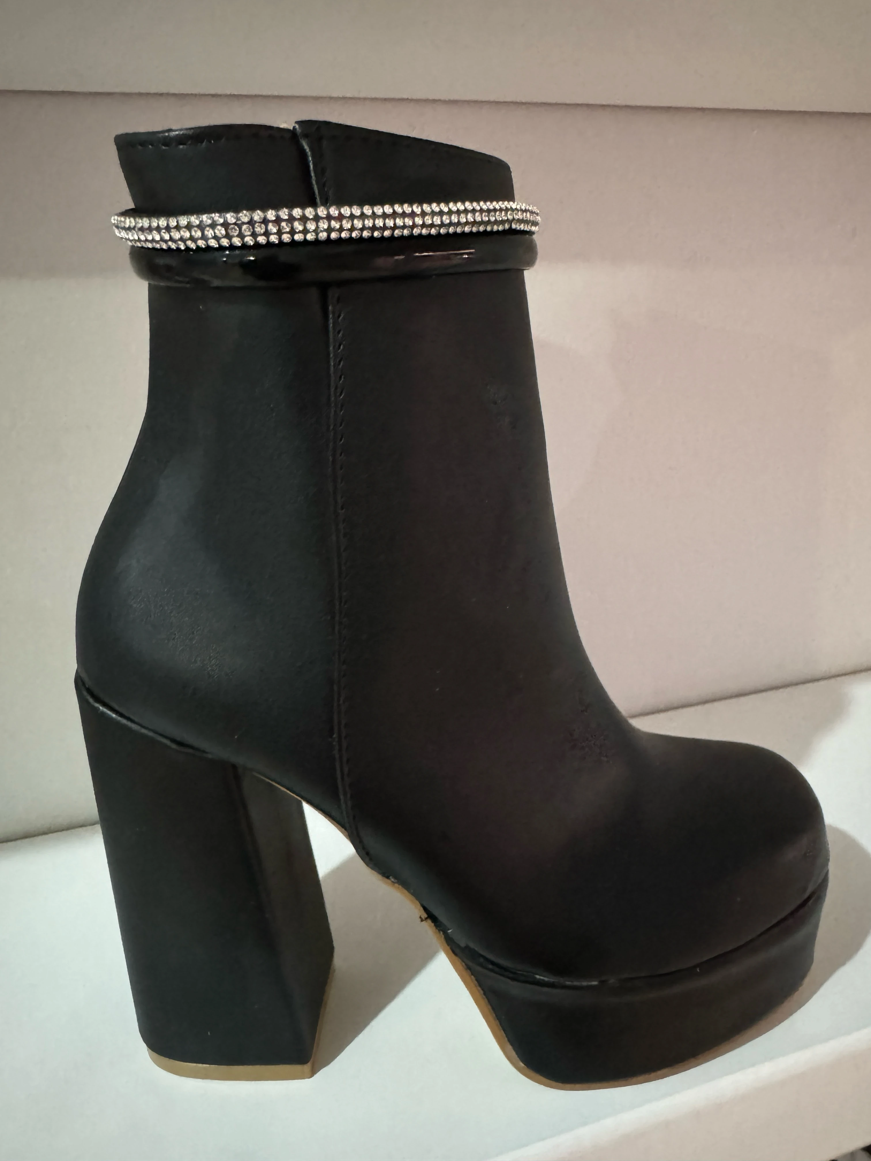 Mod.950N-Botin media plataforma negro