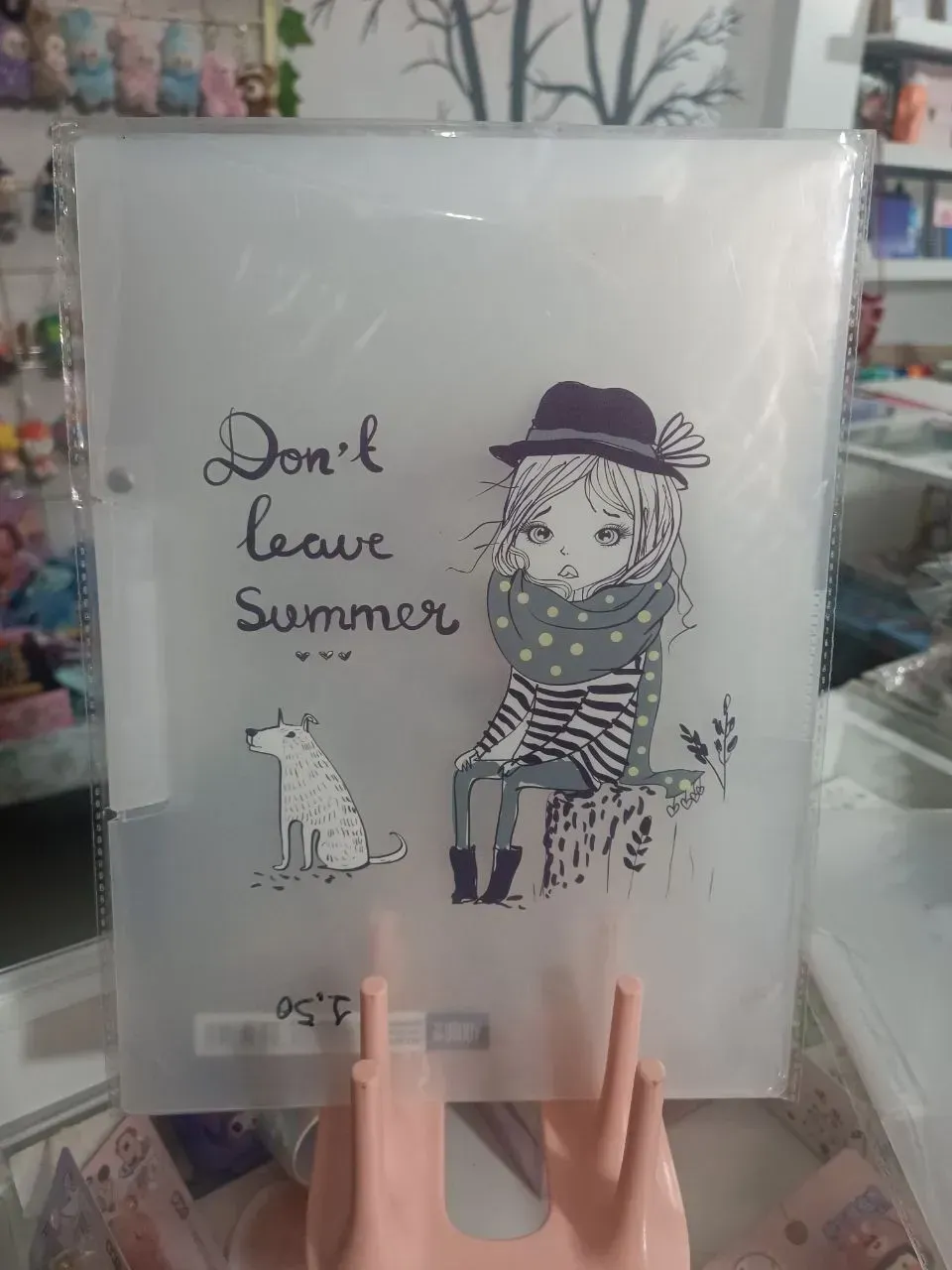 Carpeta tipo folder. Niñas kawaii.