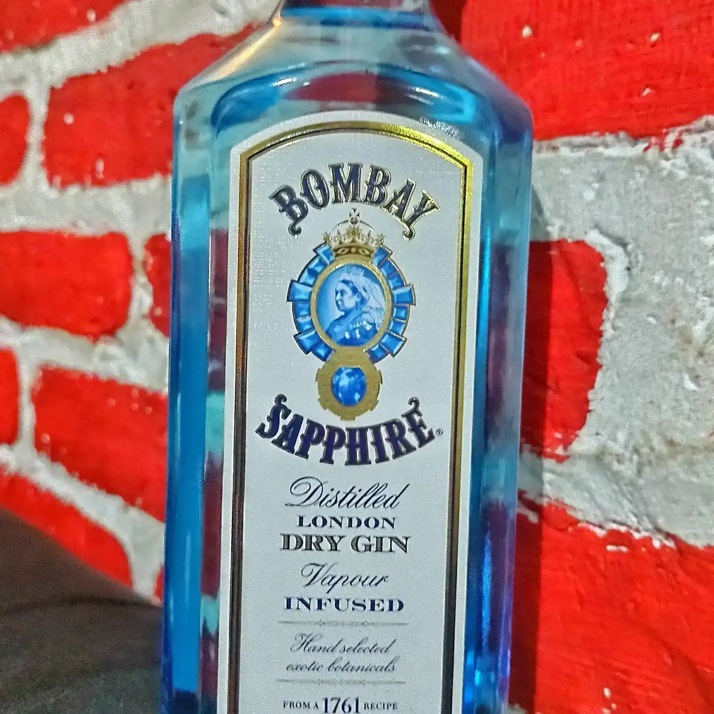 BOMBAY GIN 