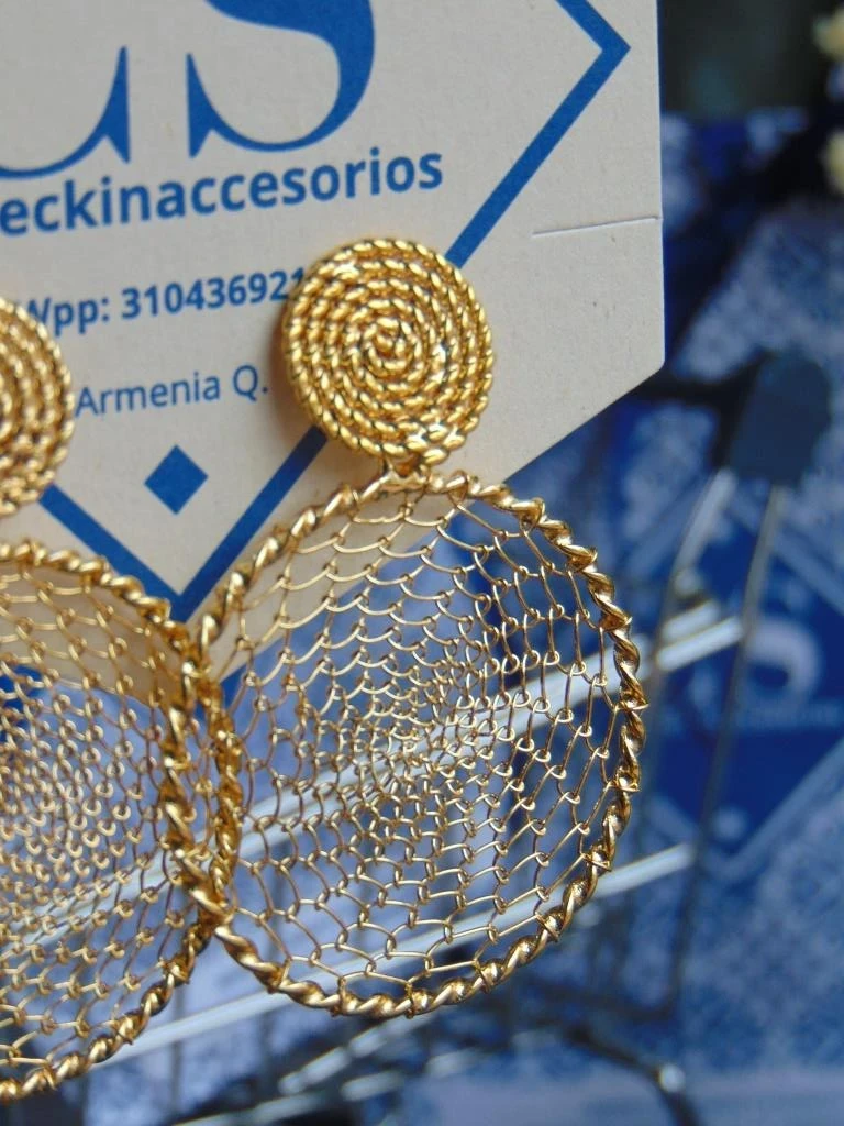 ARETES BAÑO DE ORO 24K CARACOL ENTORCHADO MALLA TEJIDO 2