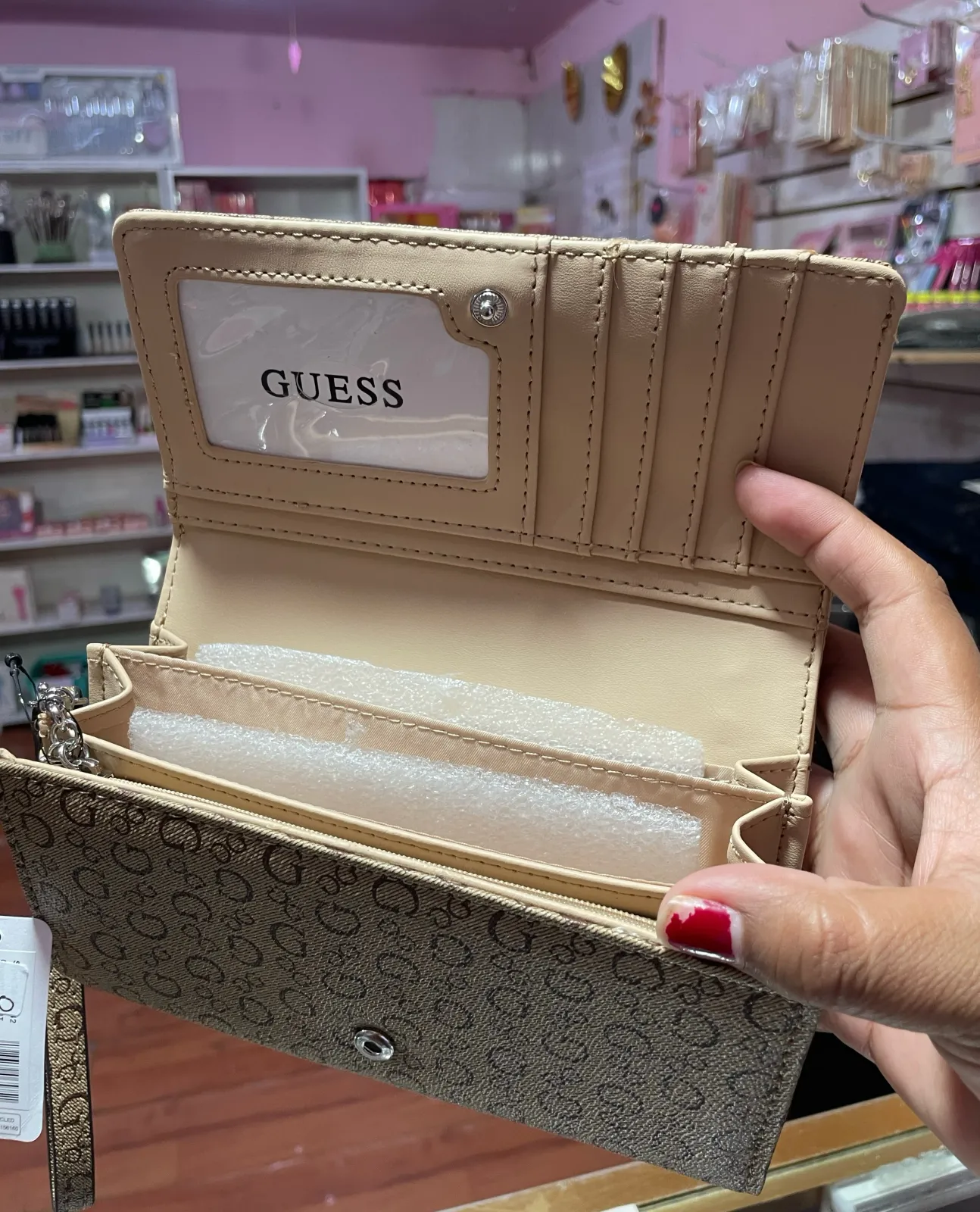 Cartera guess  2