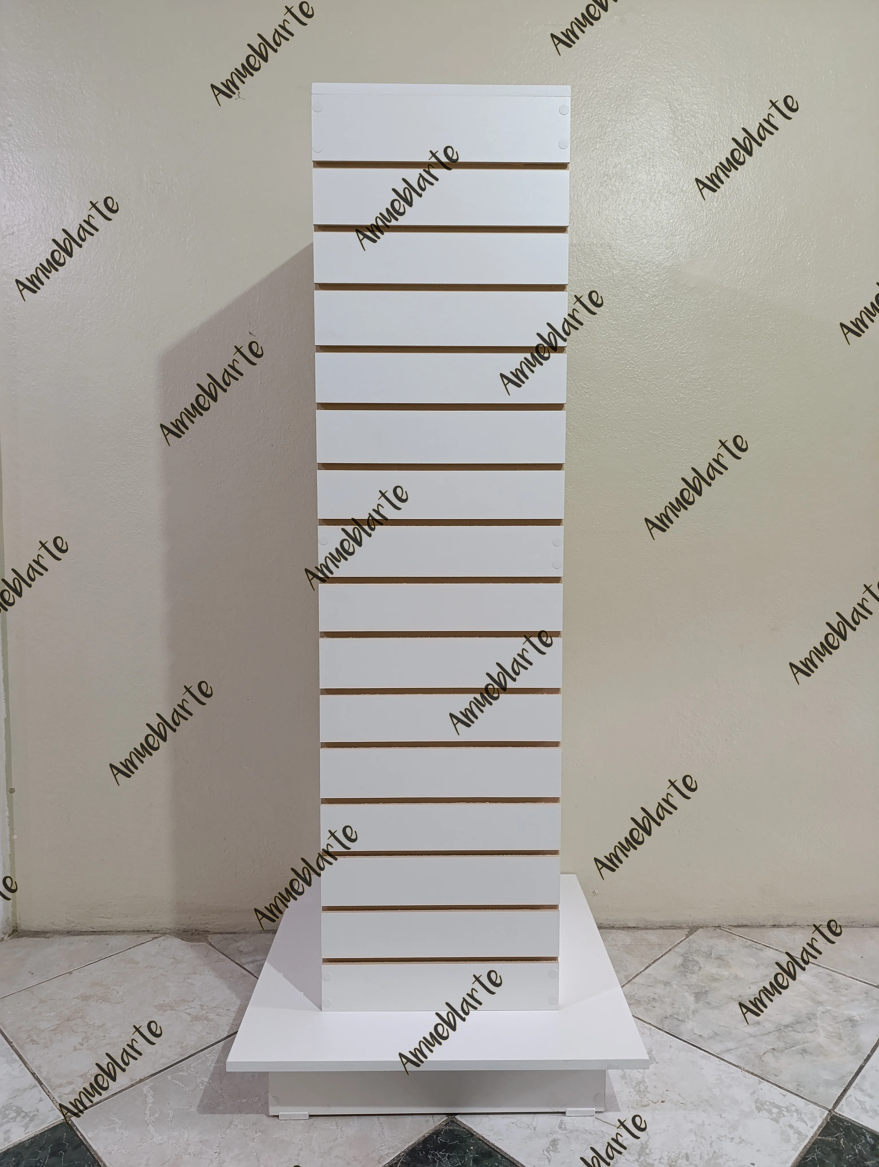 Torre 4 caras de panel ranurado  3