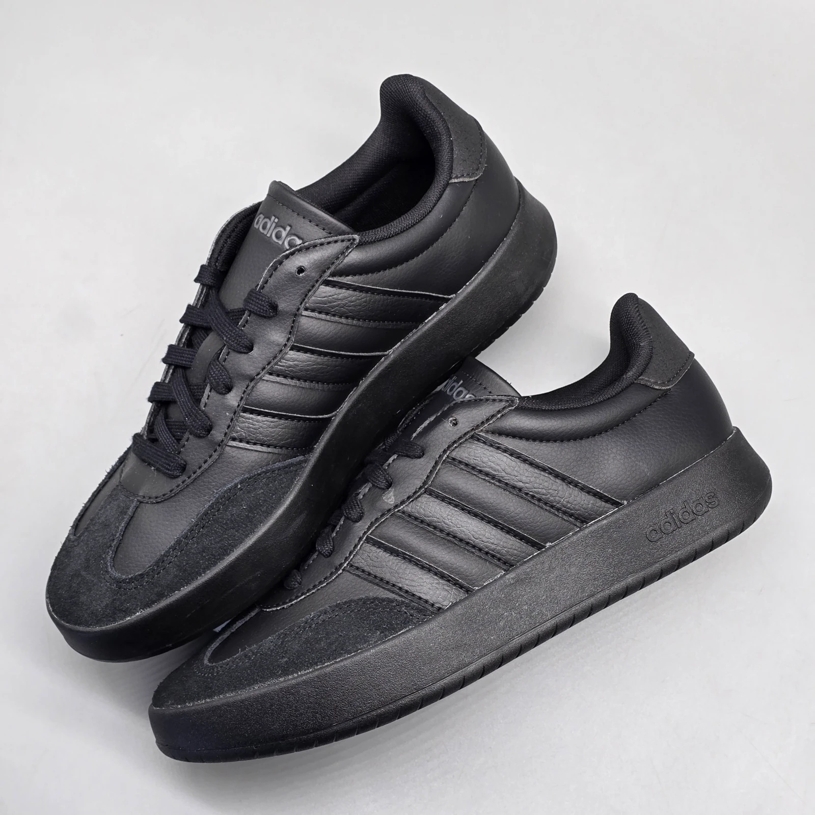 TENIS ADIDAS BARREDA 2