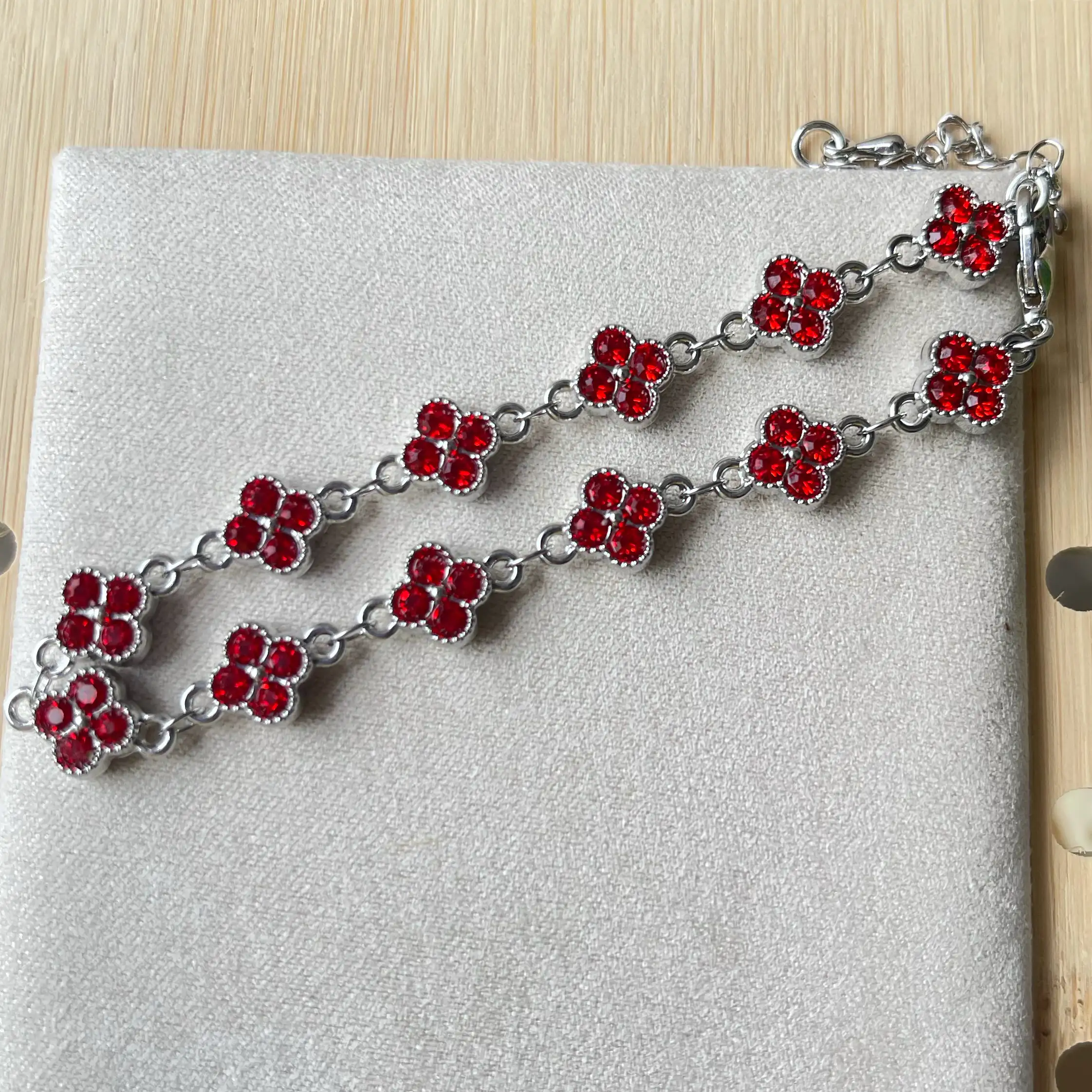 PULSERA MULTITREBOL