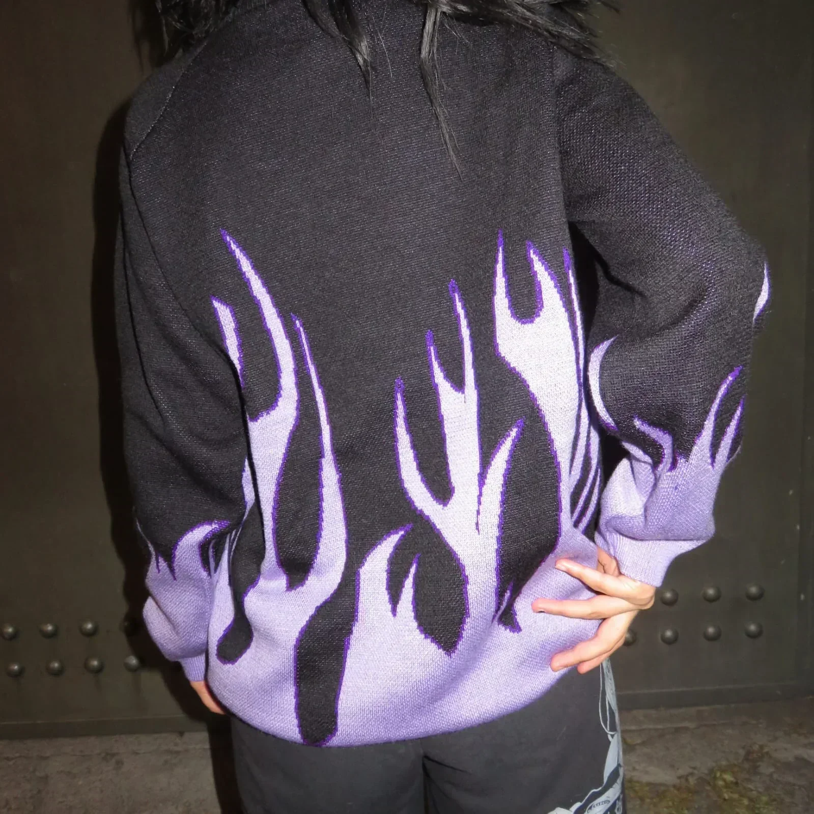 Suéter morado de flama 2