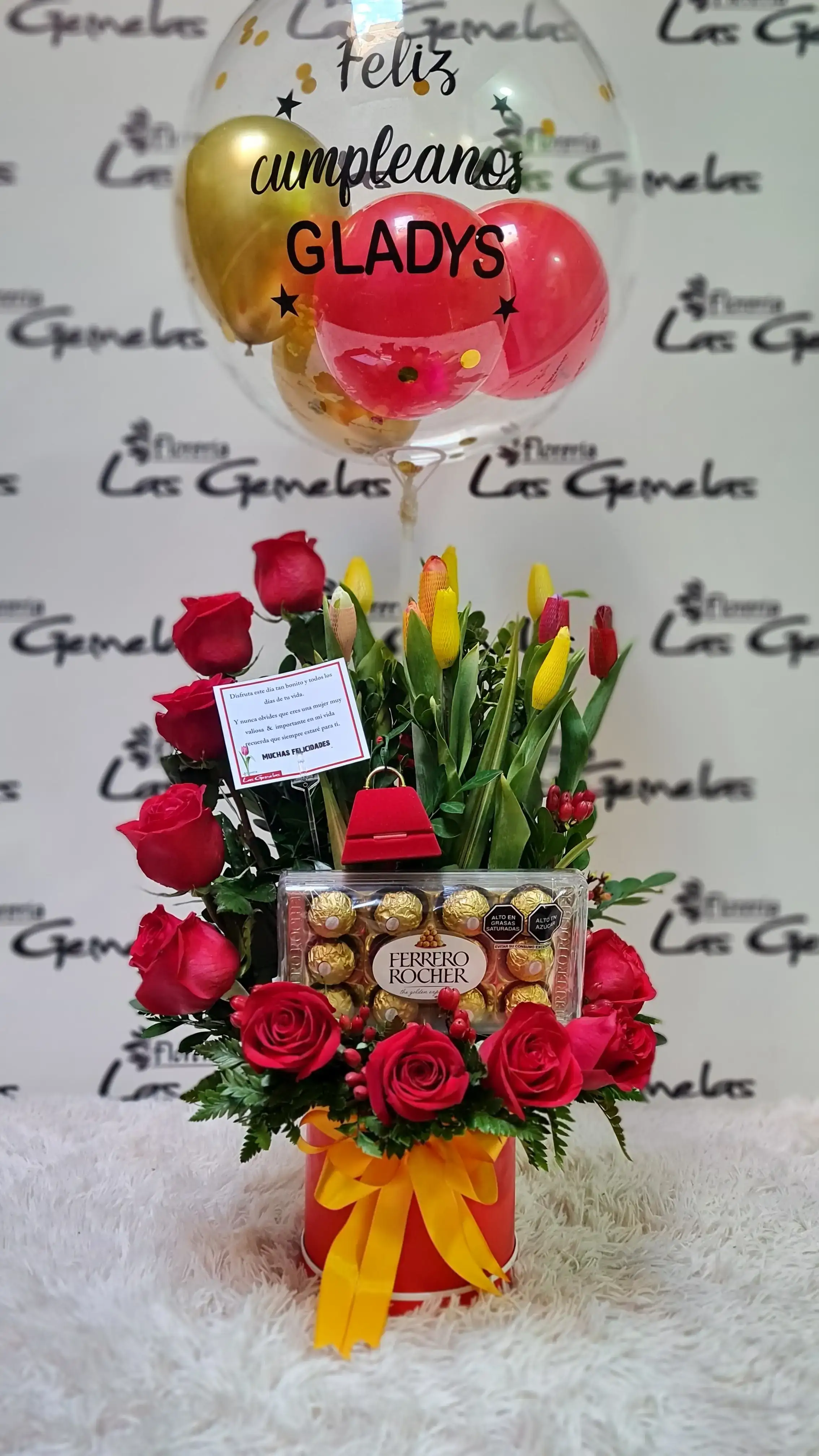 Tulipanes color y rosas