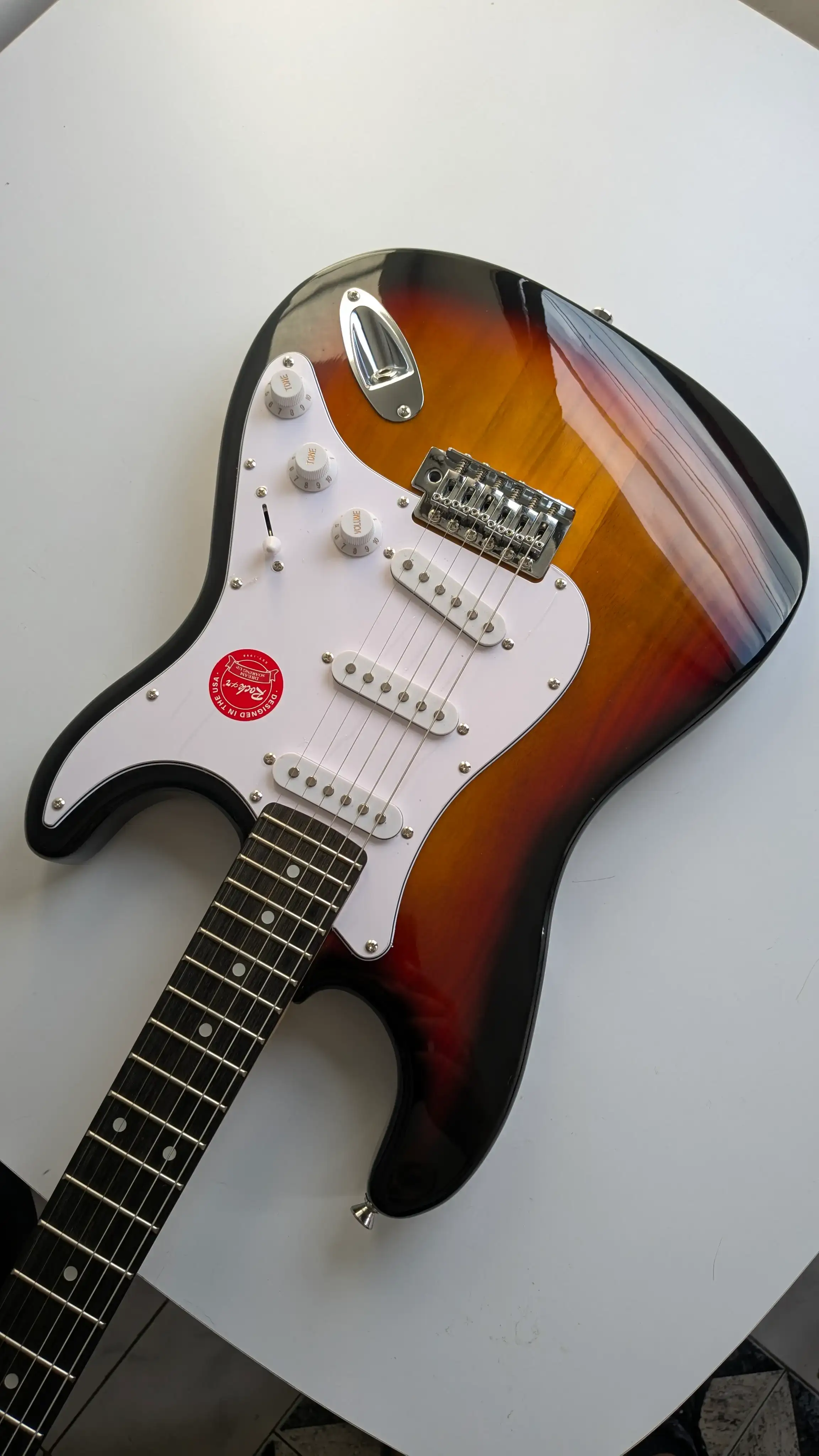 Guitarra eléctrica Stratocaster ROCKR Licenced USA  4