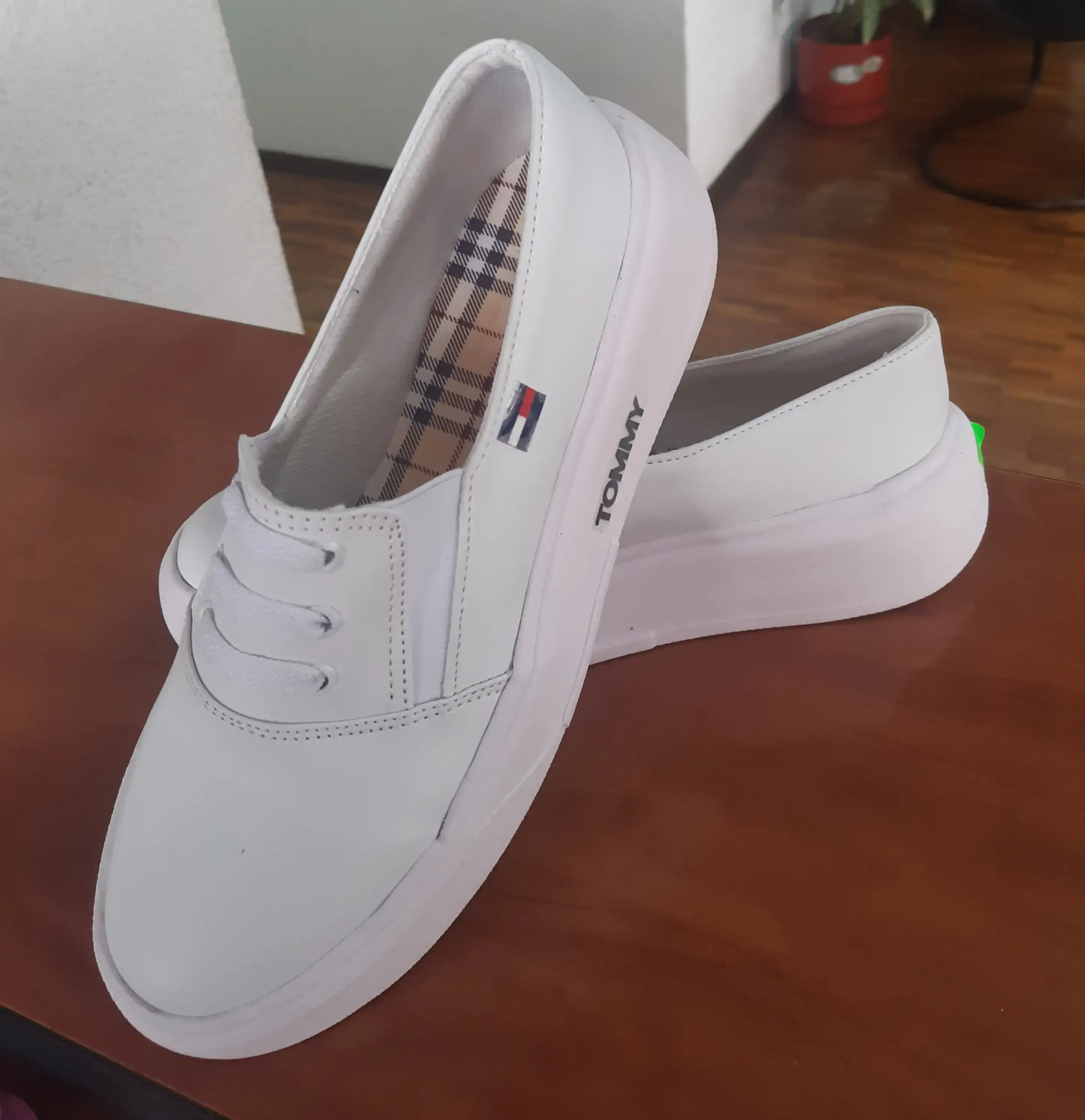 Zapato Tommy blanco 