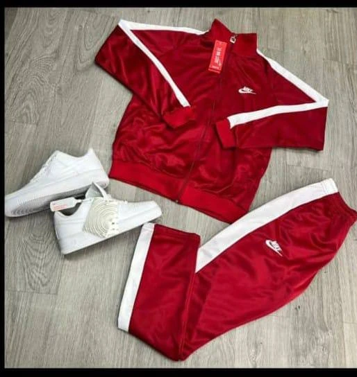 Conjunto de sudadera Nike 2