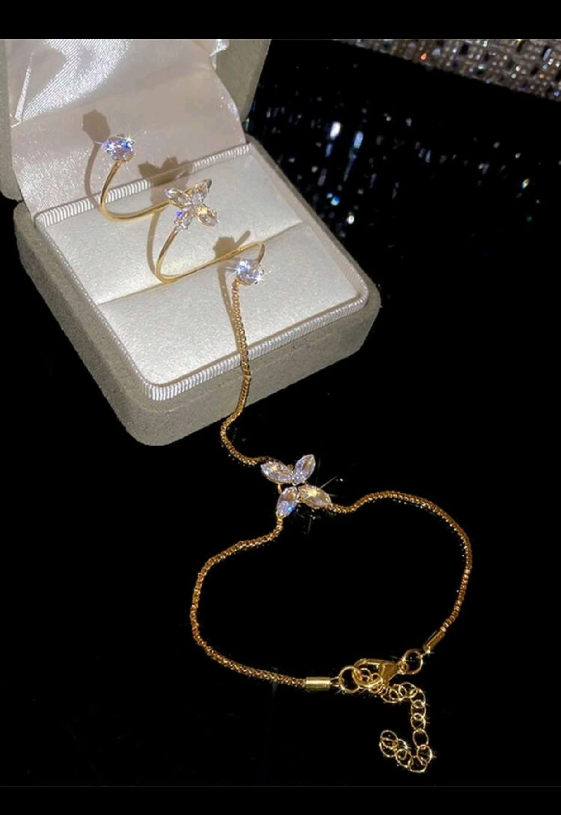 Pulsera de Mano con Anillo Integrado (Baciamano) para Dama - Cadena de Mano Estilo Árabe con Motivos de Flores/Mariposas en Circonias y Anillo Espiral Ajustable 2