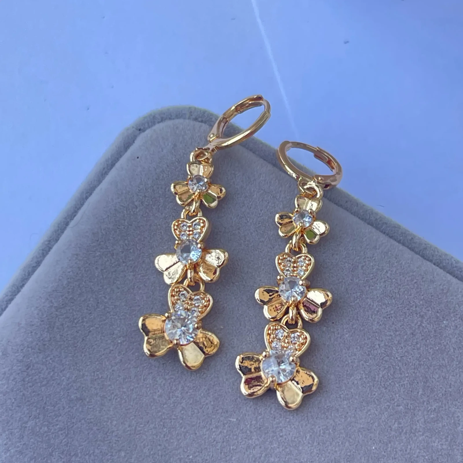 ARETES LARGOS TREBOL