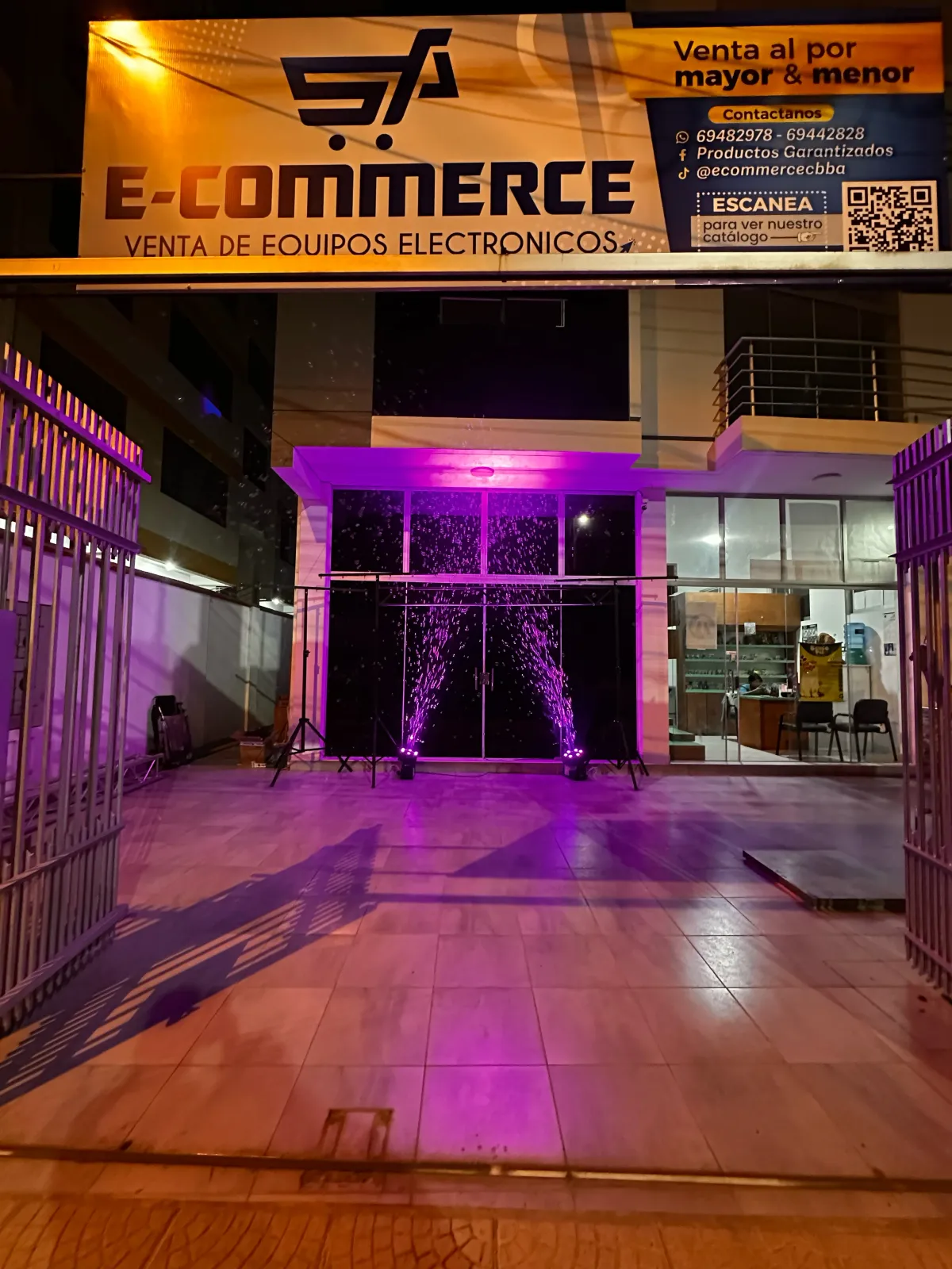 MÁQUINA  DE BURBUJA LED RGB DMX CONTROL REMOTO 3