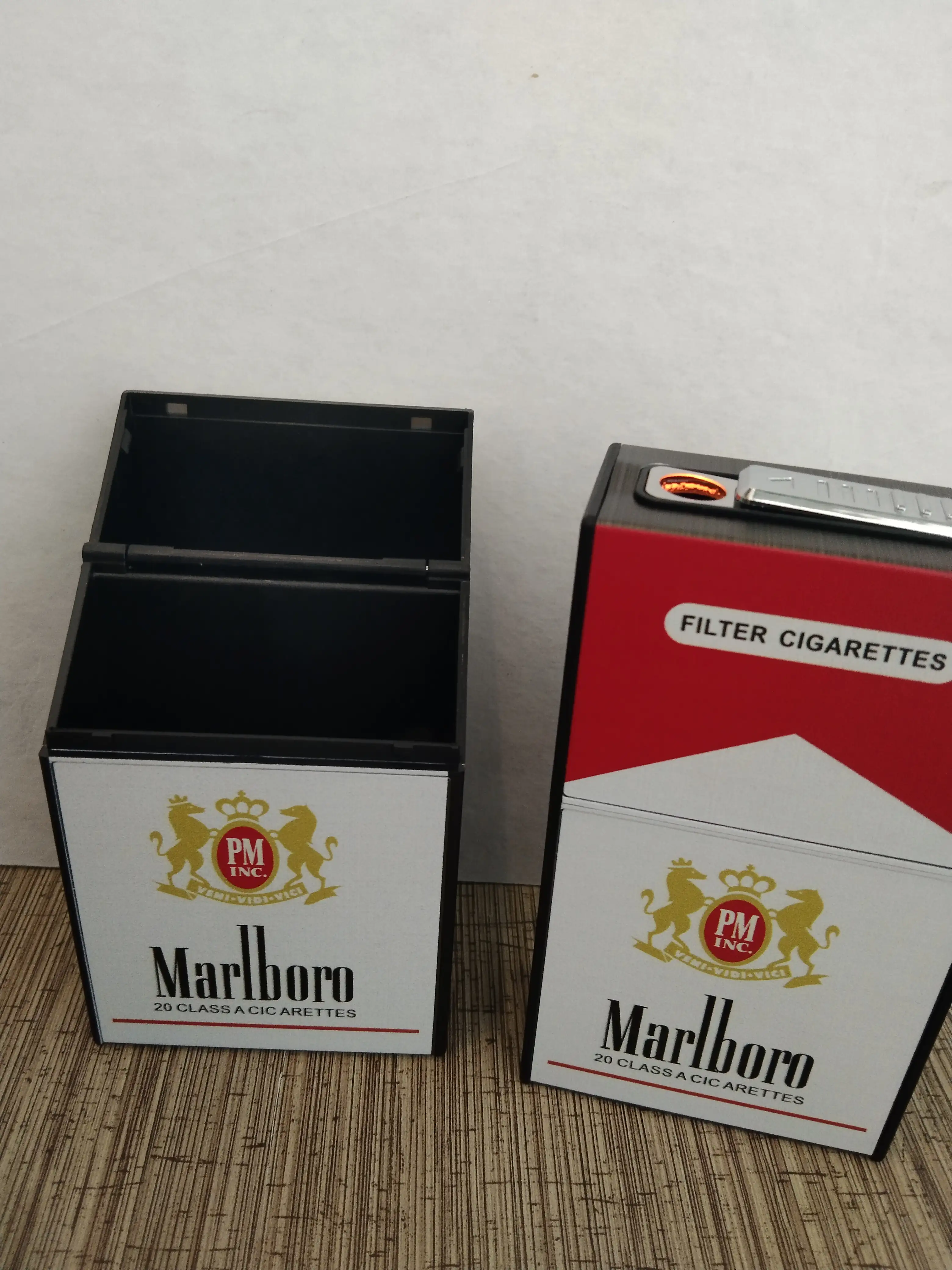 Cigarrera portatil con encendedor electrico  2