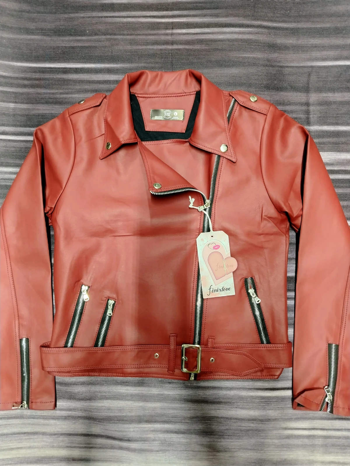 Chaqueta en cuerina 