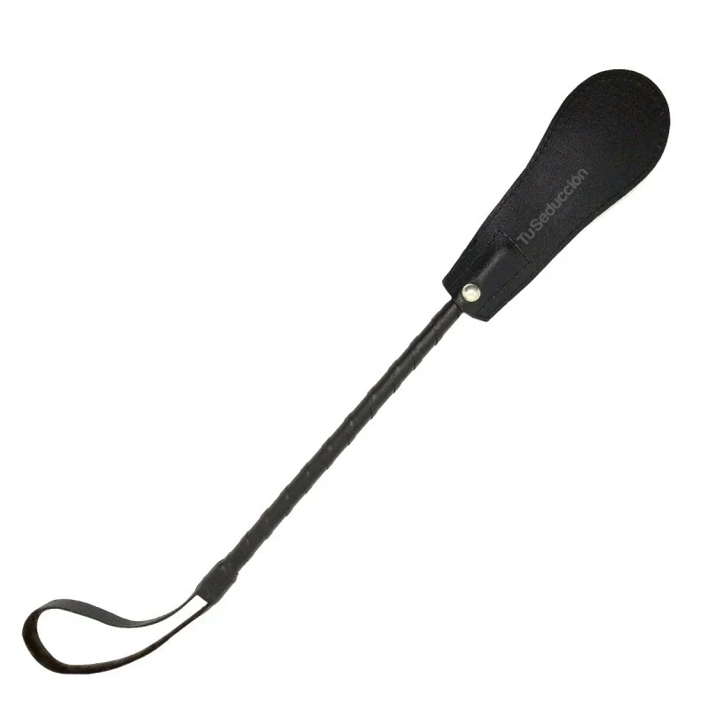 Fusta Azotadora De Cuero con Peluche Negro 2
