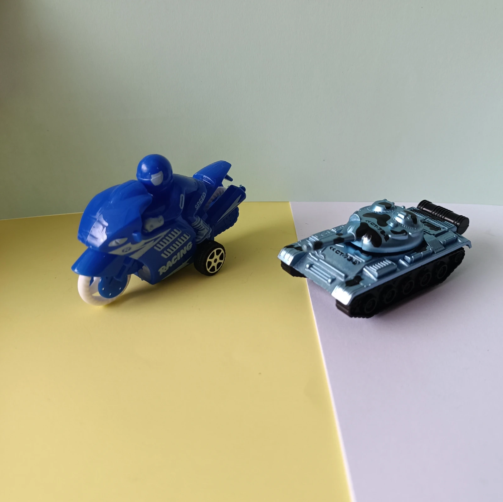 SER CARRO TANQUE + MOTO GP
