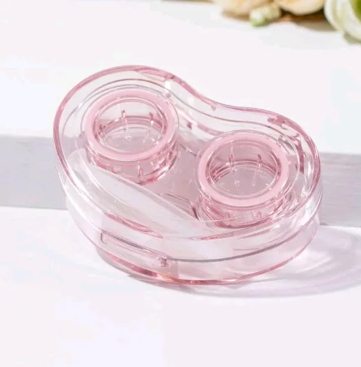 estuche transparente en forma de corazon