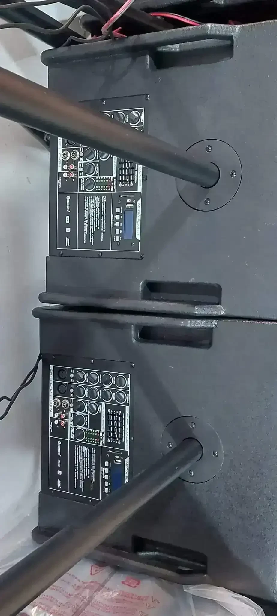 SISTEMA ARRAY PHONIC 15" ACTIVOS  EQUIPO PROFESIONAL PHONIC   💥BLUETOOTH 3.0. 💥USB 2.0 💥ECUALIZADOR DE 5 BANDAS EN CADA BAJO ACTIVO 💥BAJOS ACTIVOS 15" 💥8 SALETITES DE 5"  💥POTENCIA DE 6000W 💥8 ENTRADAS DE MICROFONOS CON ECUALIZADOR INDEPEDIENTE  ENTRADA Y SALIDA DE AUDIO EN RCA   NOS ENCONTRAMOS EN CBBA   ENVIOS A TODA BOLIVIA✈️ PRECIOS ESPECIALES POR MAYOR