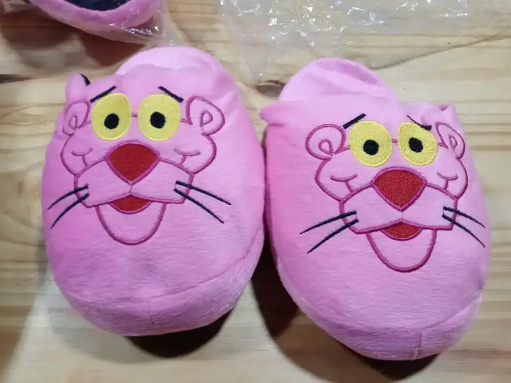 AGOTADO Pantuflon de la Pantera rosa Adulto