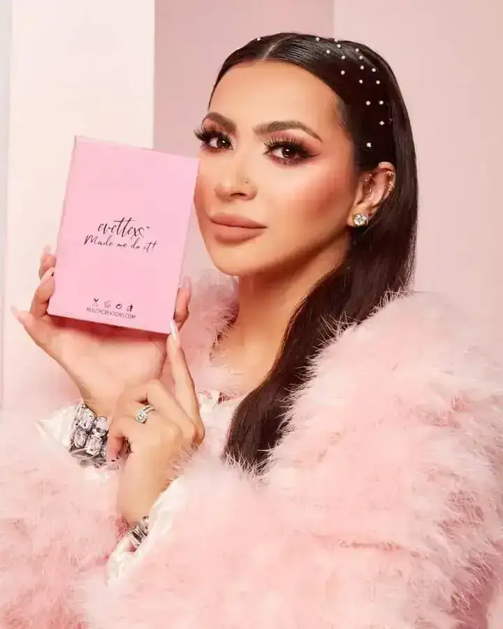 EYES ON ME SHADOW PALETTE 4