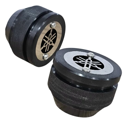 Slider ancho 4.5 cm x 6 cm (par) Logo Yamaha acero cromado MF