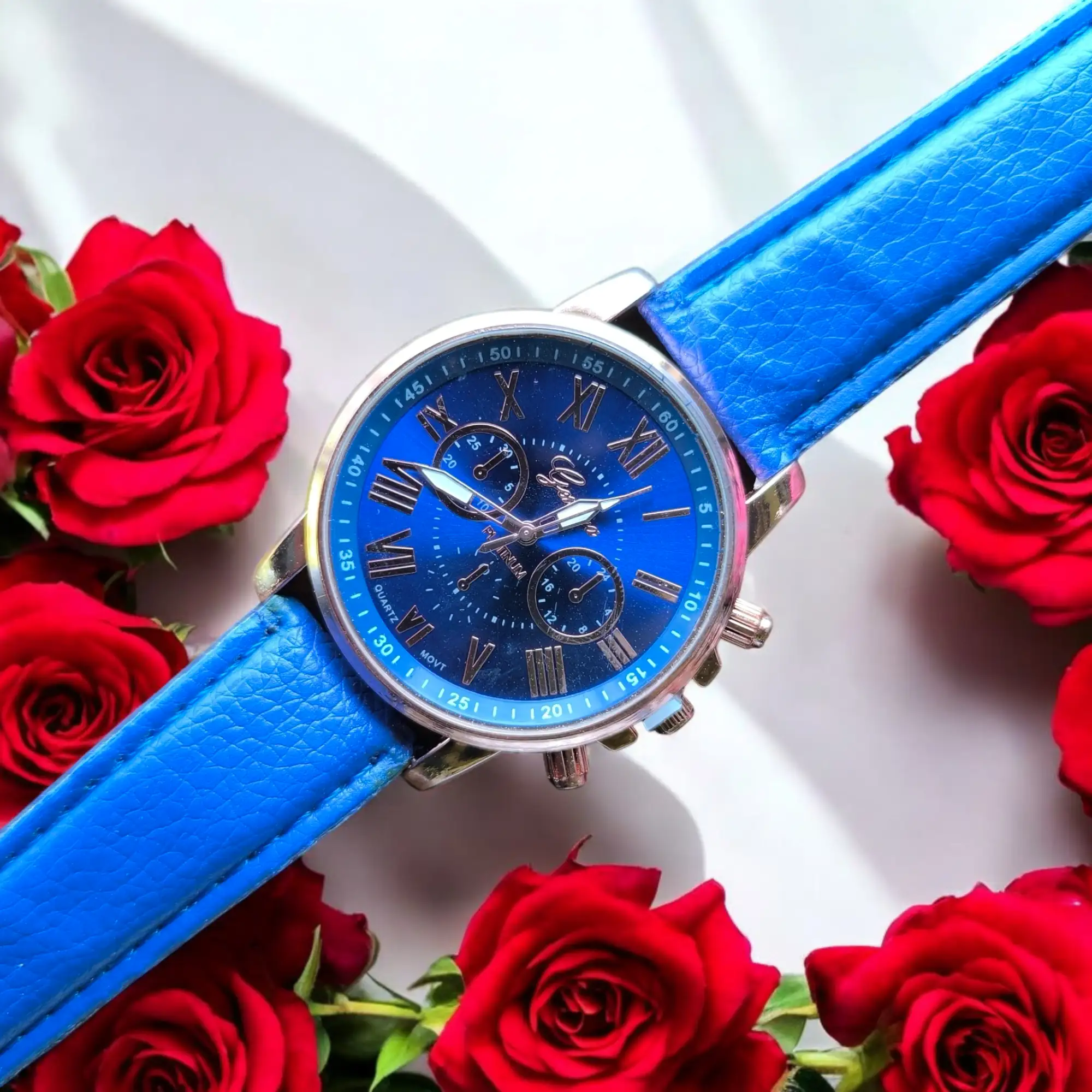 Reloj redondo azul 2