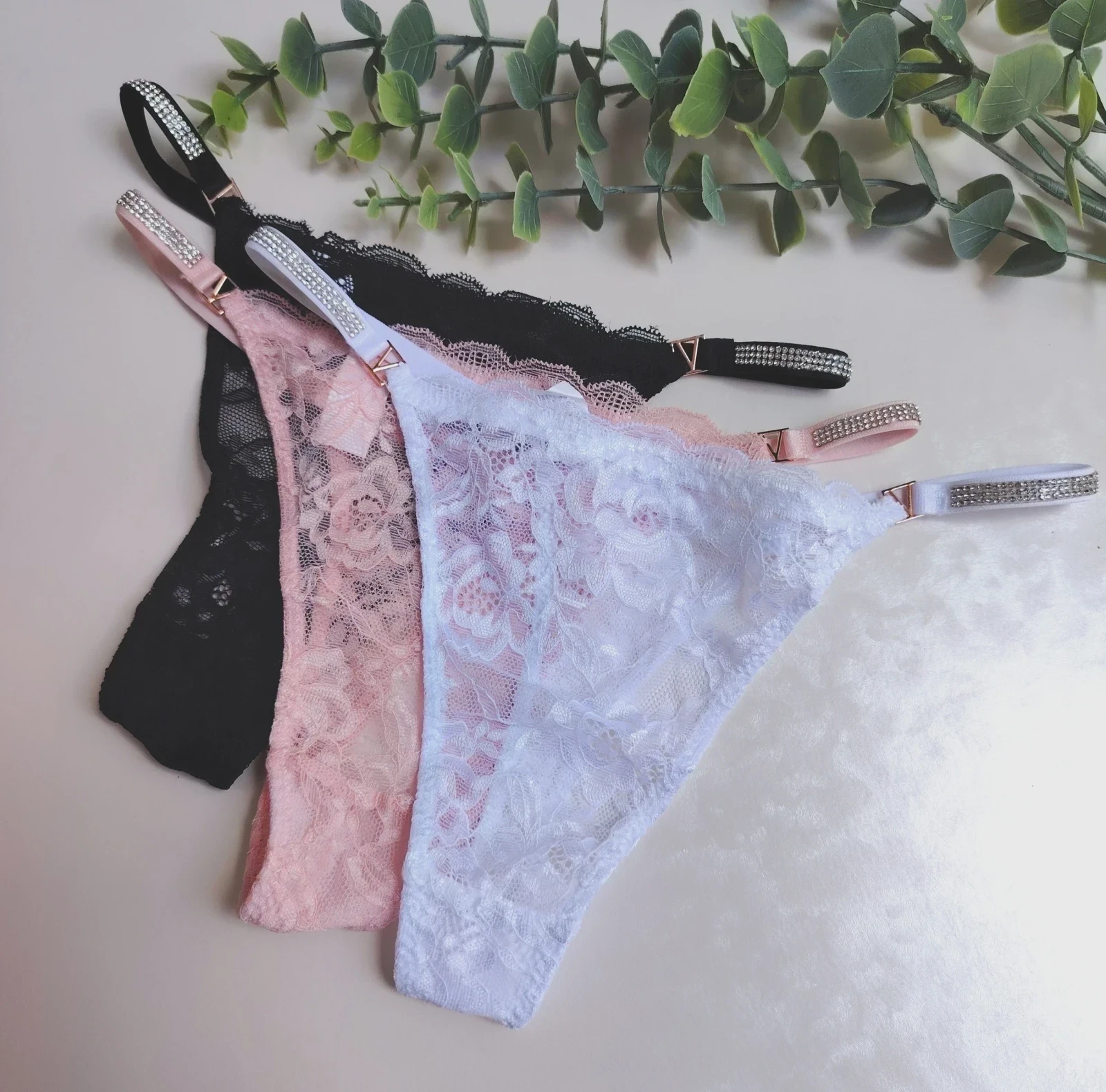 Tangas con brillos (talla S/M) 3 piezas 