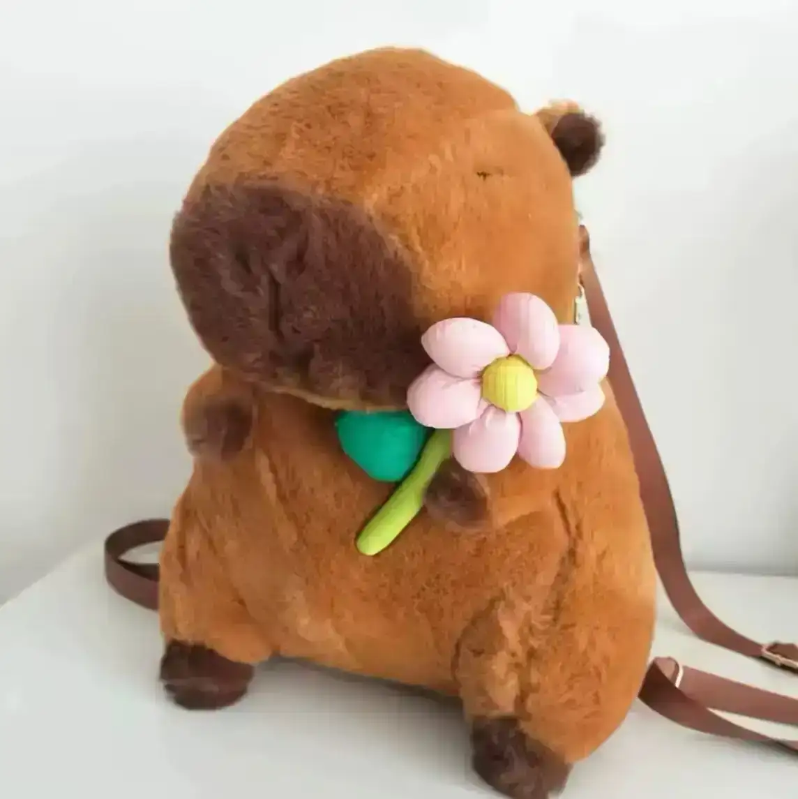 Morral de capibara con flor 3