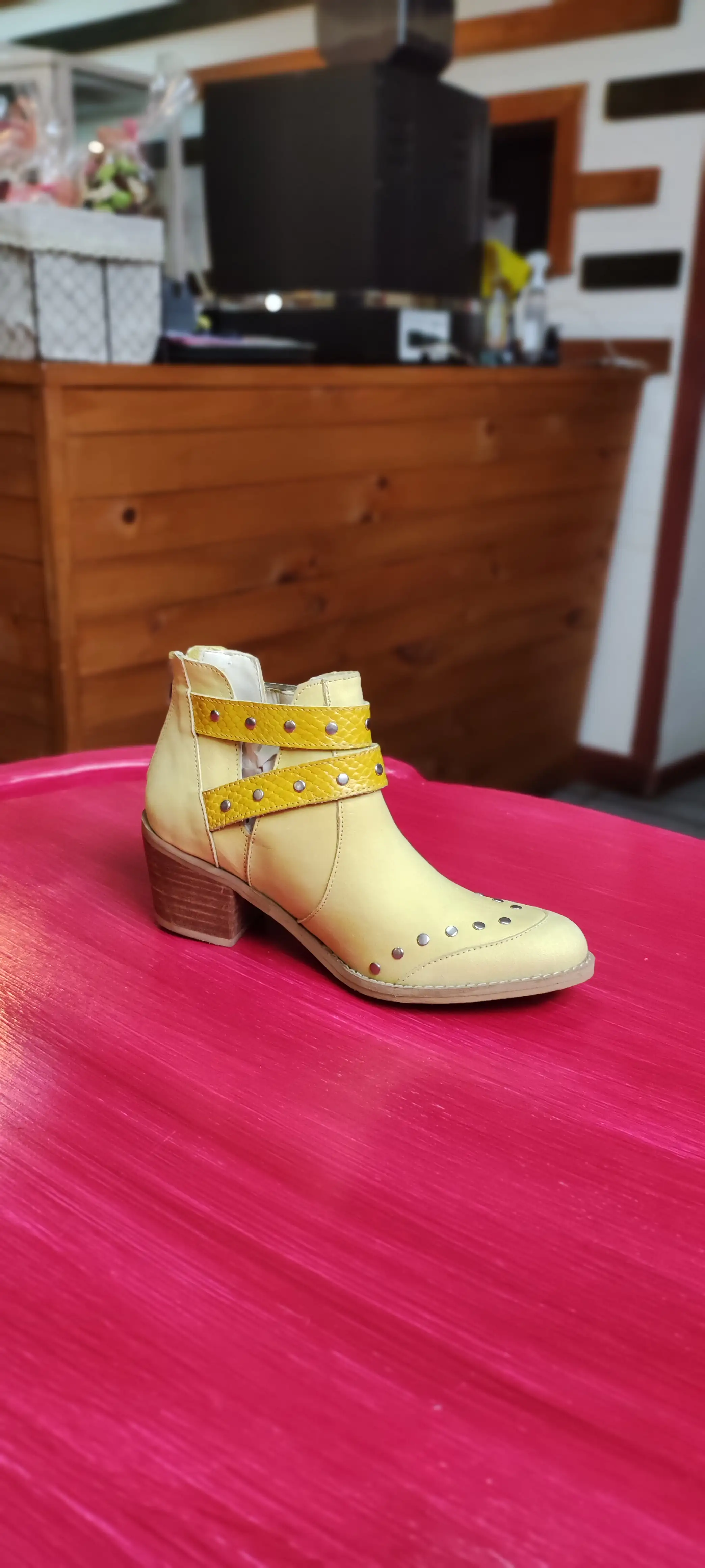 Botin amarillo