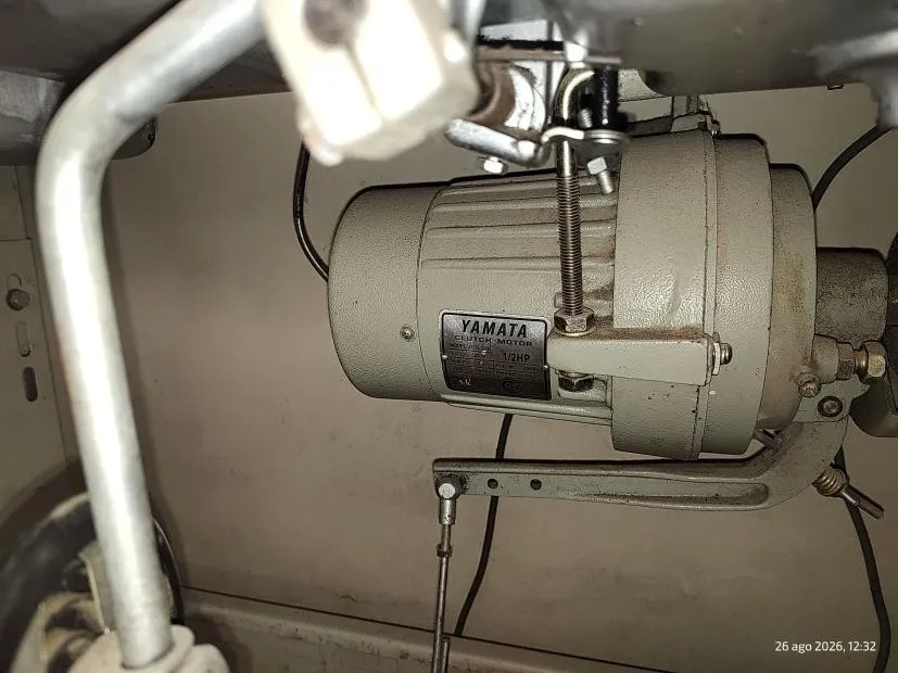 Recta industrial Siruba (L818F-M1) En funcionamiento! 4