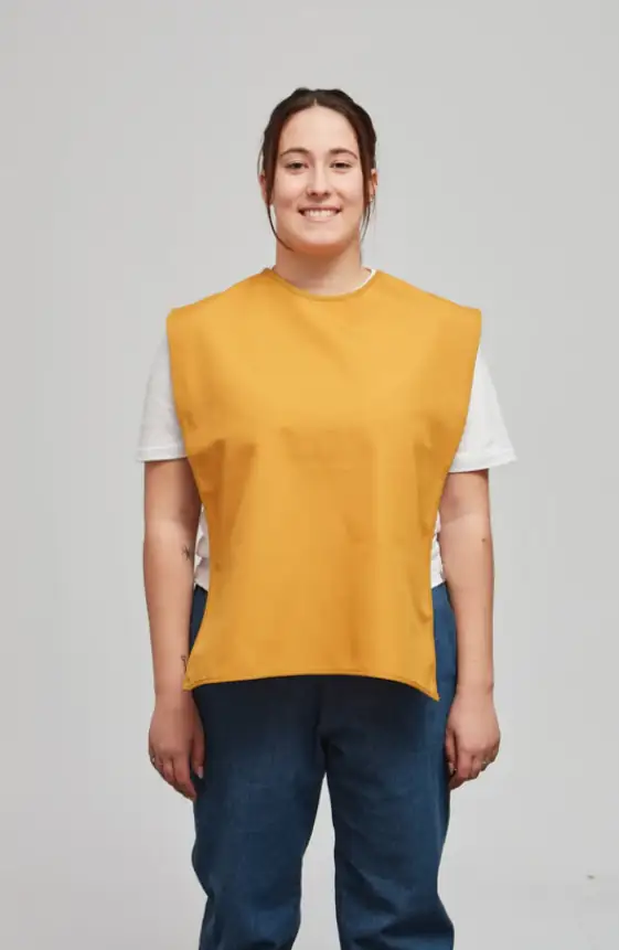 Protege camisas María
