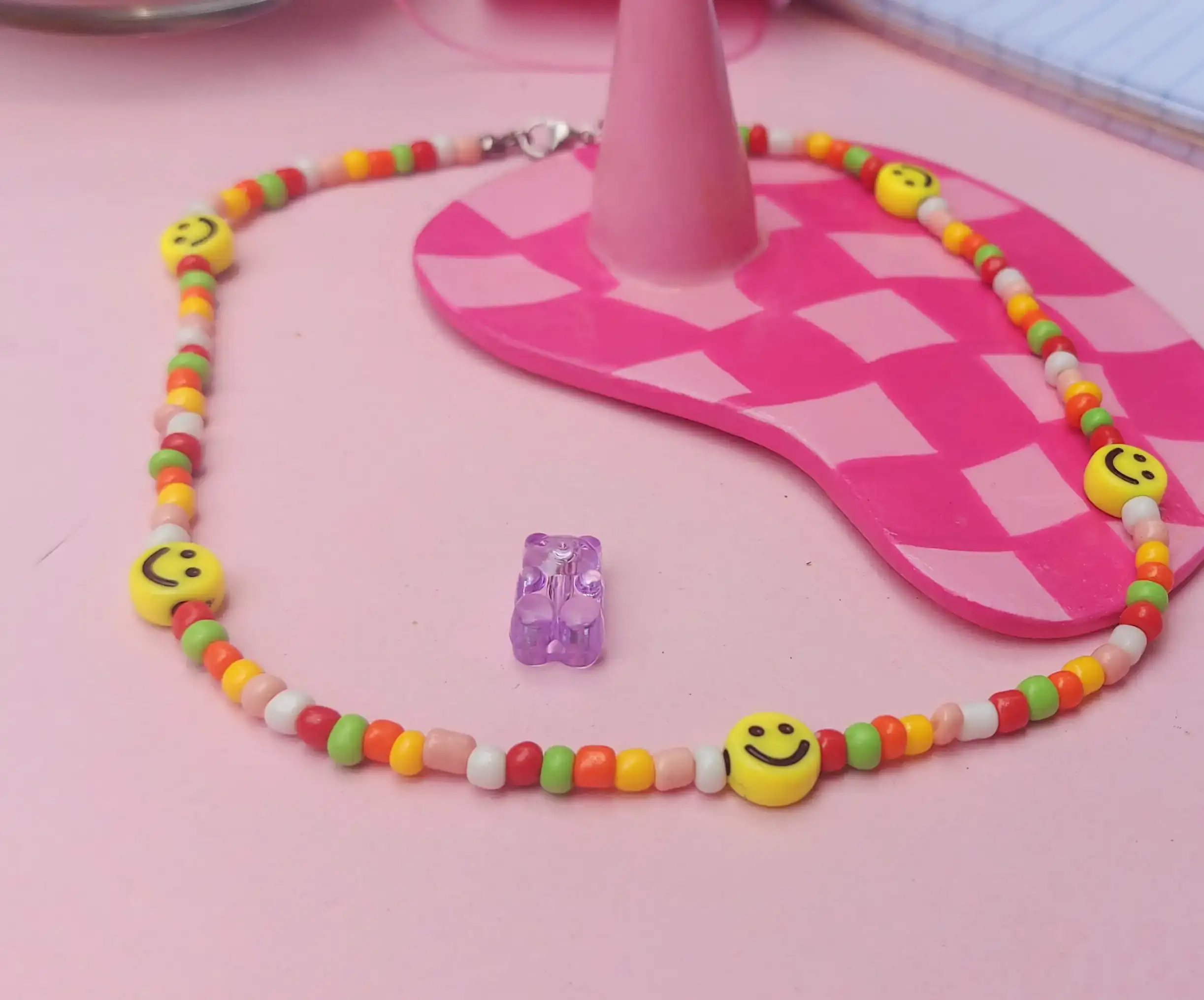 Collar de chaquira happy face 2