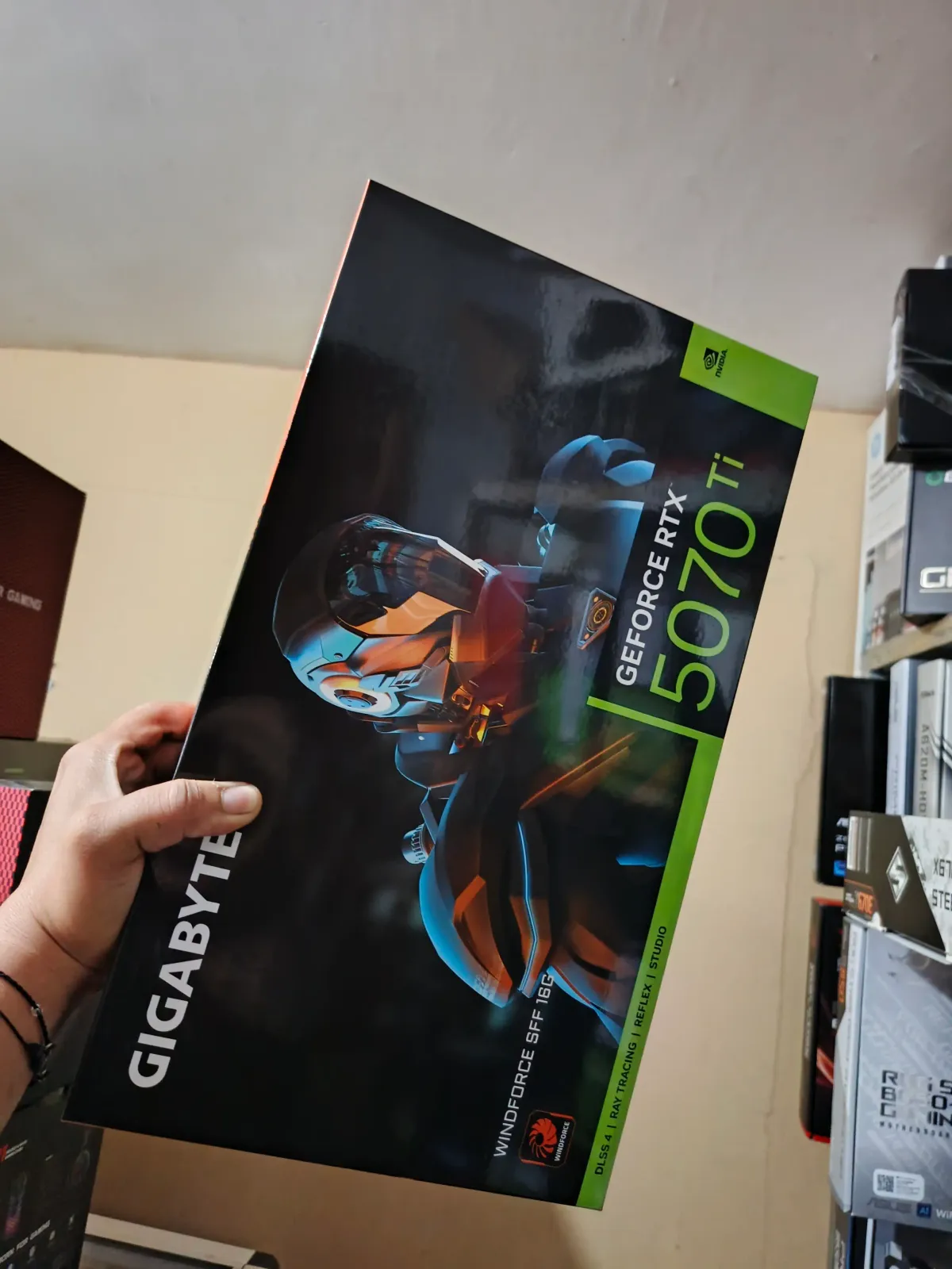 5070 Ti 16 gb GIGABYTE  3