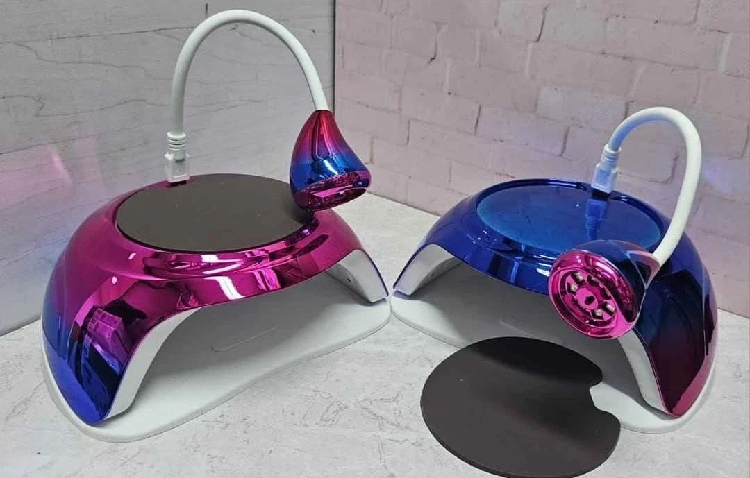Lampara de uñas tornasol con press on 2