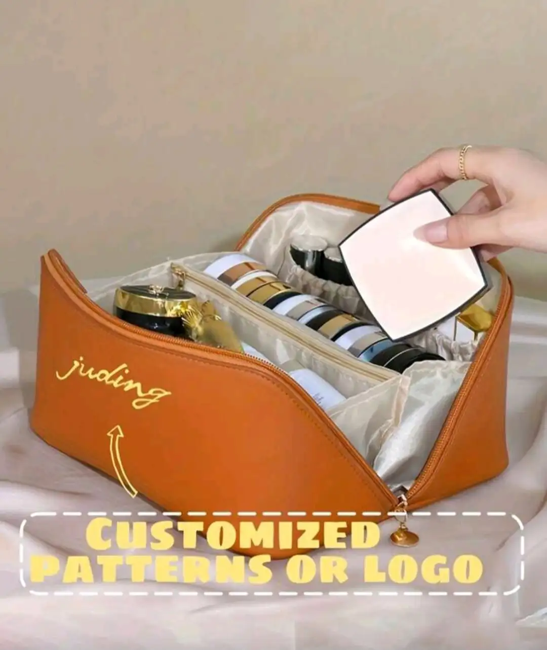 Bolsa de maquillaje personalizada con nombre - Organizador de cosméticos de gran capacidad para viajes, cierre con cremallera, material sintético duradero, bolsa de aseo unisex, blanco/negro - Regalo ideal para cumpleaños, Día de la Madre, San Valentín, graduación, aniversario, bolsa de maquillaje de gran capacidad, cremallera elegante, accesorios de metal dorado 2