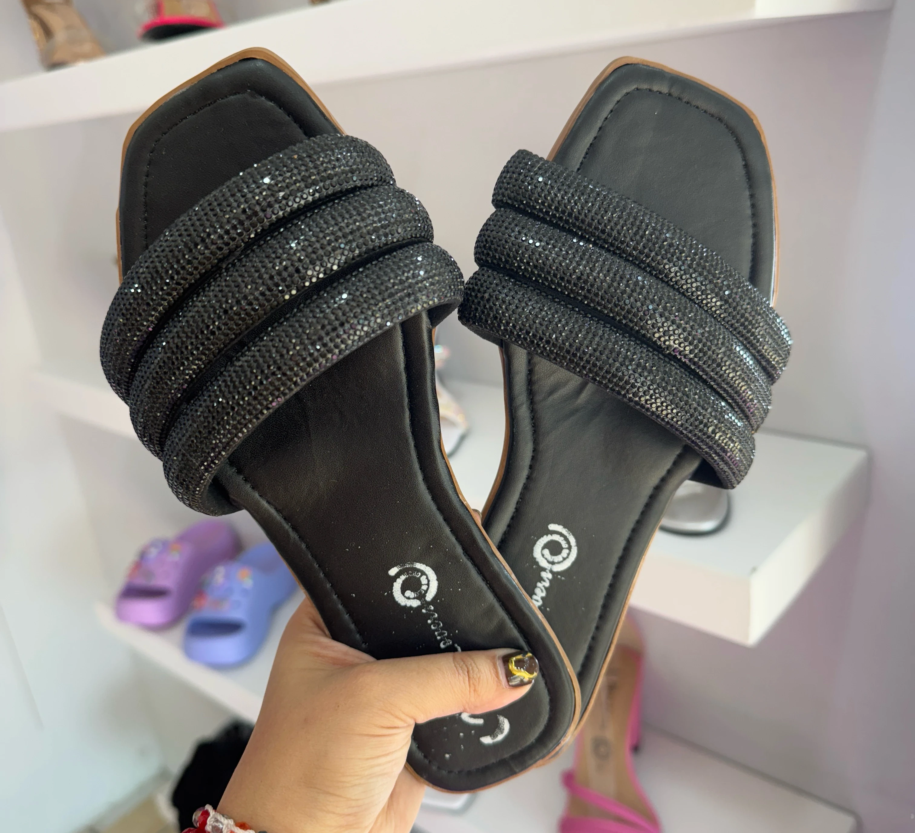 Mod.900 Sandalia Premium Negro brillos