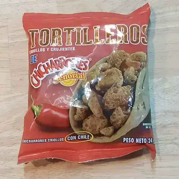 Chicharrón tortilleros con chile 