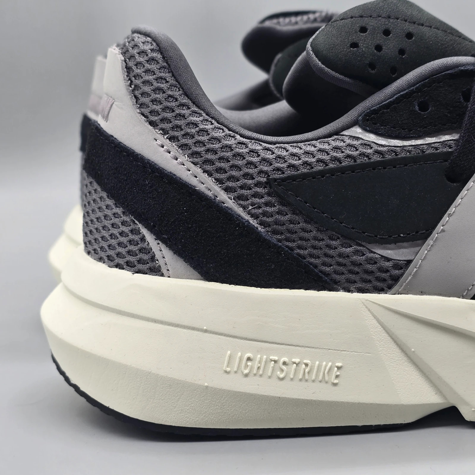 ADIDAS LIGHTBLAZE 7