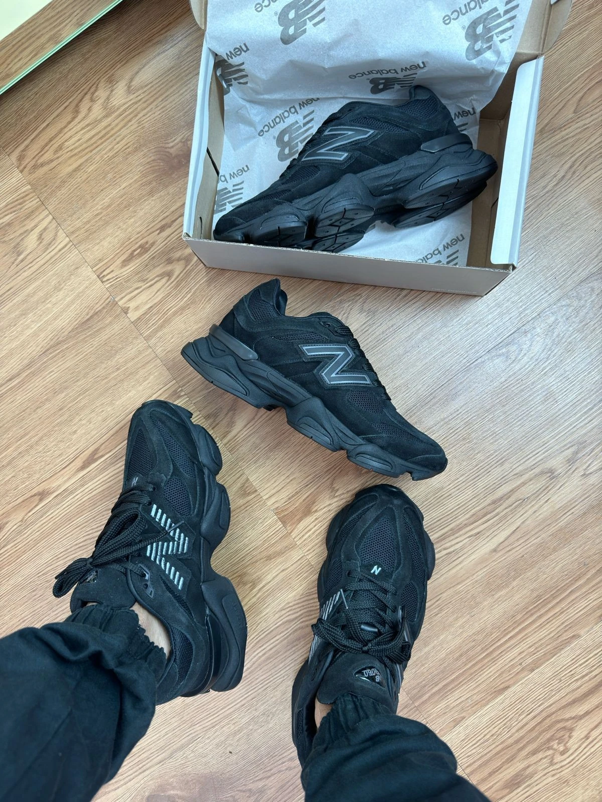 TÊNIS NEW BALANCE 9060 COURO  4