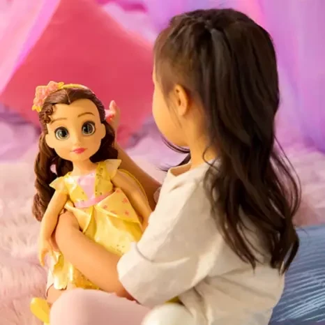 Muñeca Bella de Disney "Érase una vez una historia" 3