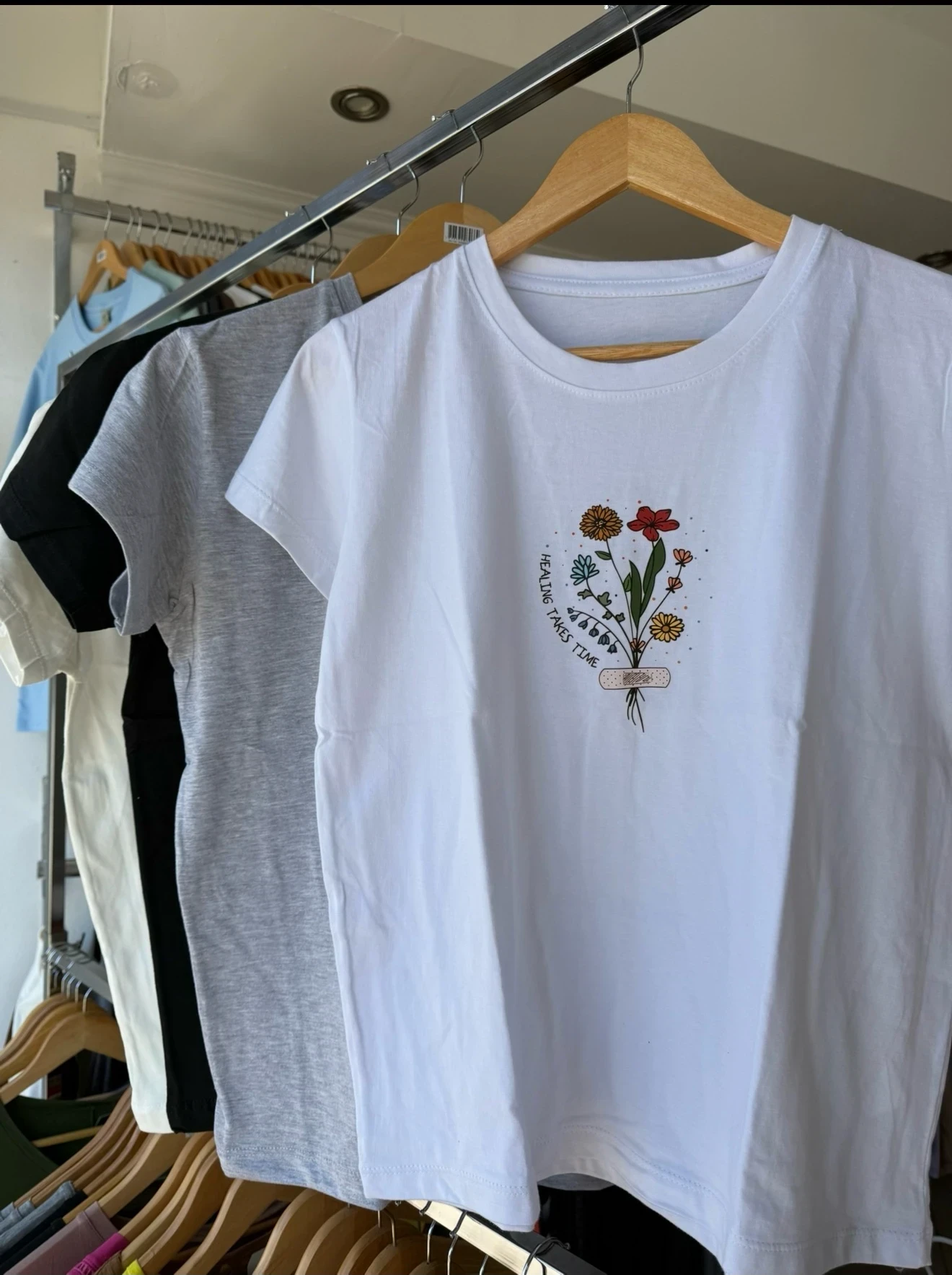 REMERAS OSITO Y FLORES  2